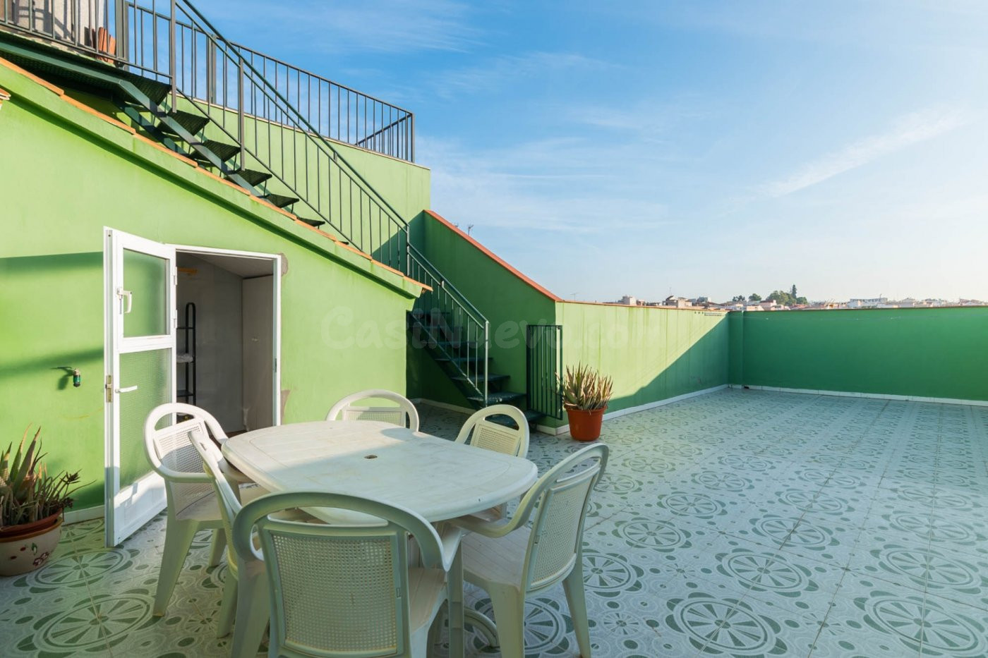 "Casa con terraza en Molina de Segura sin comunidad y con posibilidad de ampliar"