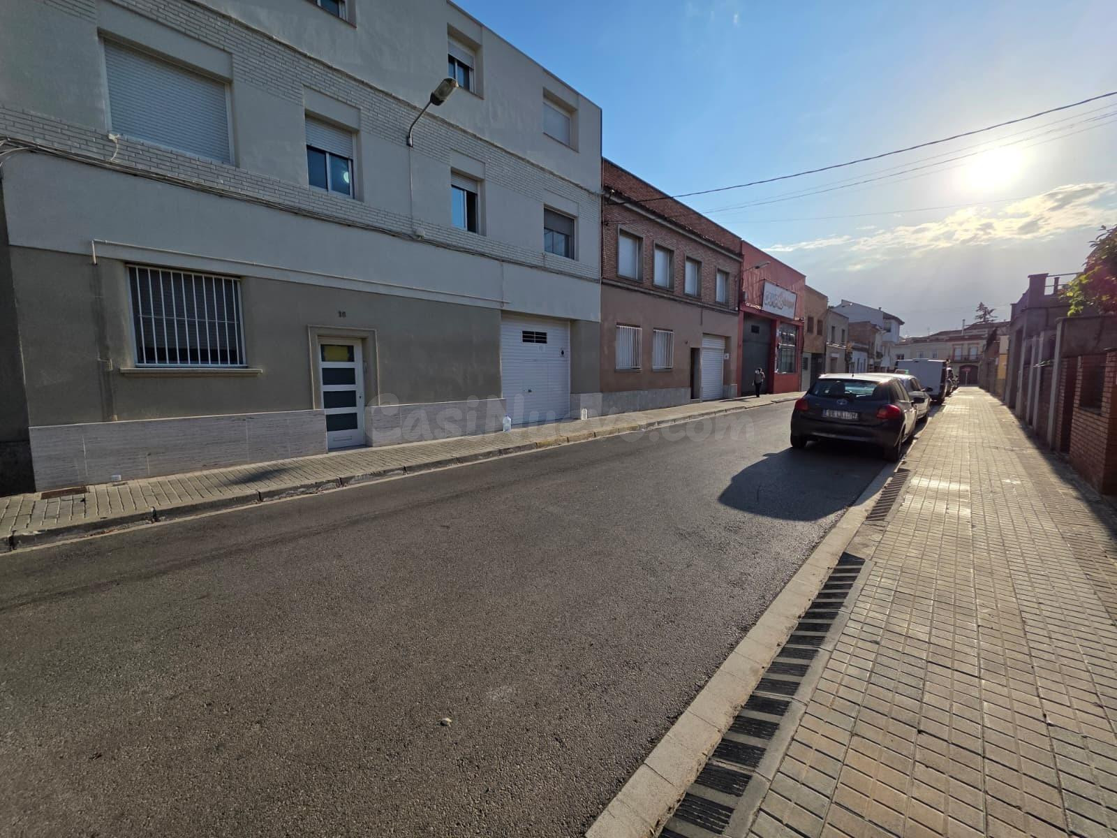 VENTA PLANTA BAJA EN IGUALADA ZONA POBLE SEC BUENA UBICACIÓN, 4 habitaciones Y TERRAZA!!