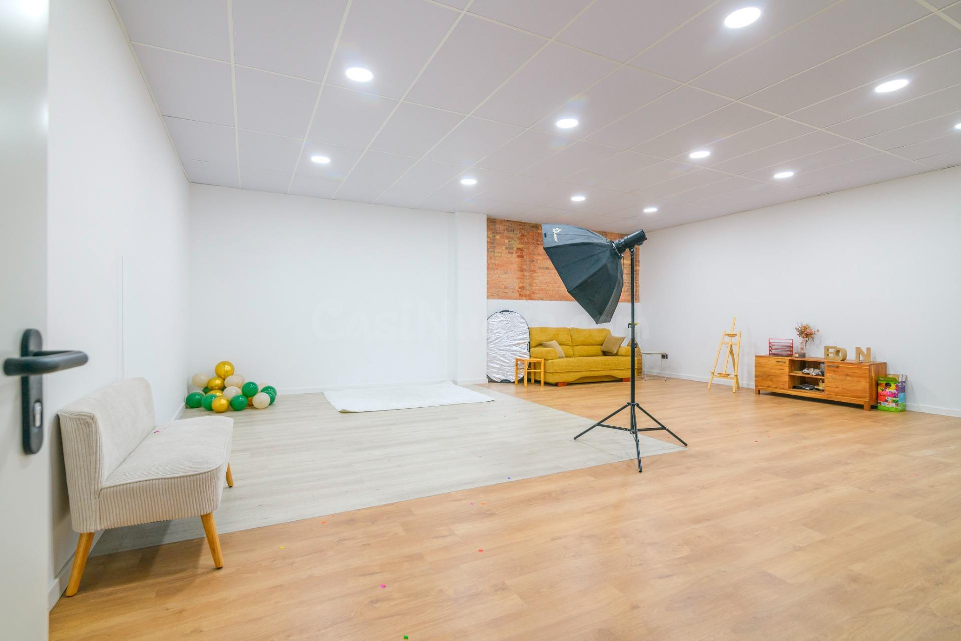 Ideal Supermercado, Gimnasio o Logística: Espectacular local de más de 900 m2 en Manresa