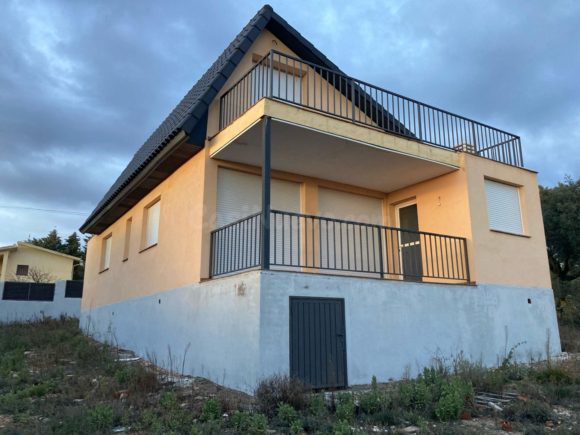 Chalet independiente a estrenar  de obra nueva con vistas
