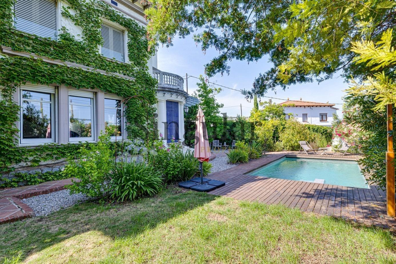 Villa Modernista exclusiva con Torreón Histórico, Piscina y Vistas en Sant Cugat del Vallés, zona Arxiu Nacional