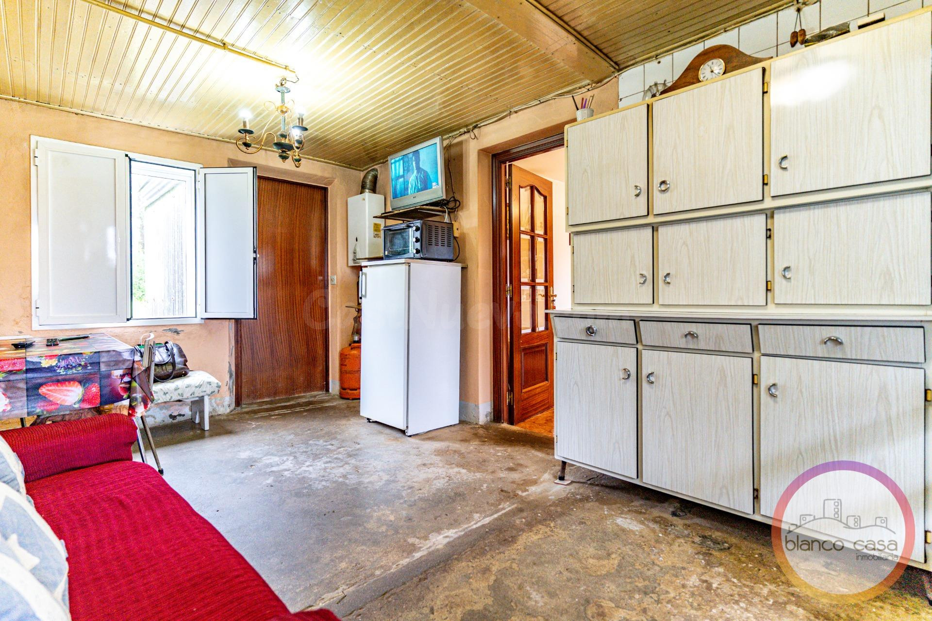 ¡CASA para ENTRAR a VIVIR  con 2.147 m2 de TERRENO por  SOLO - foto 5