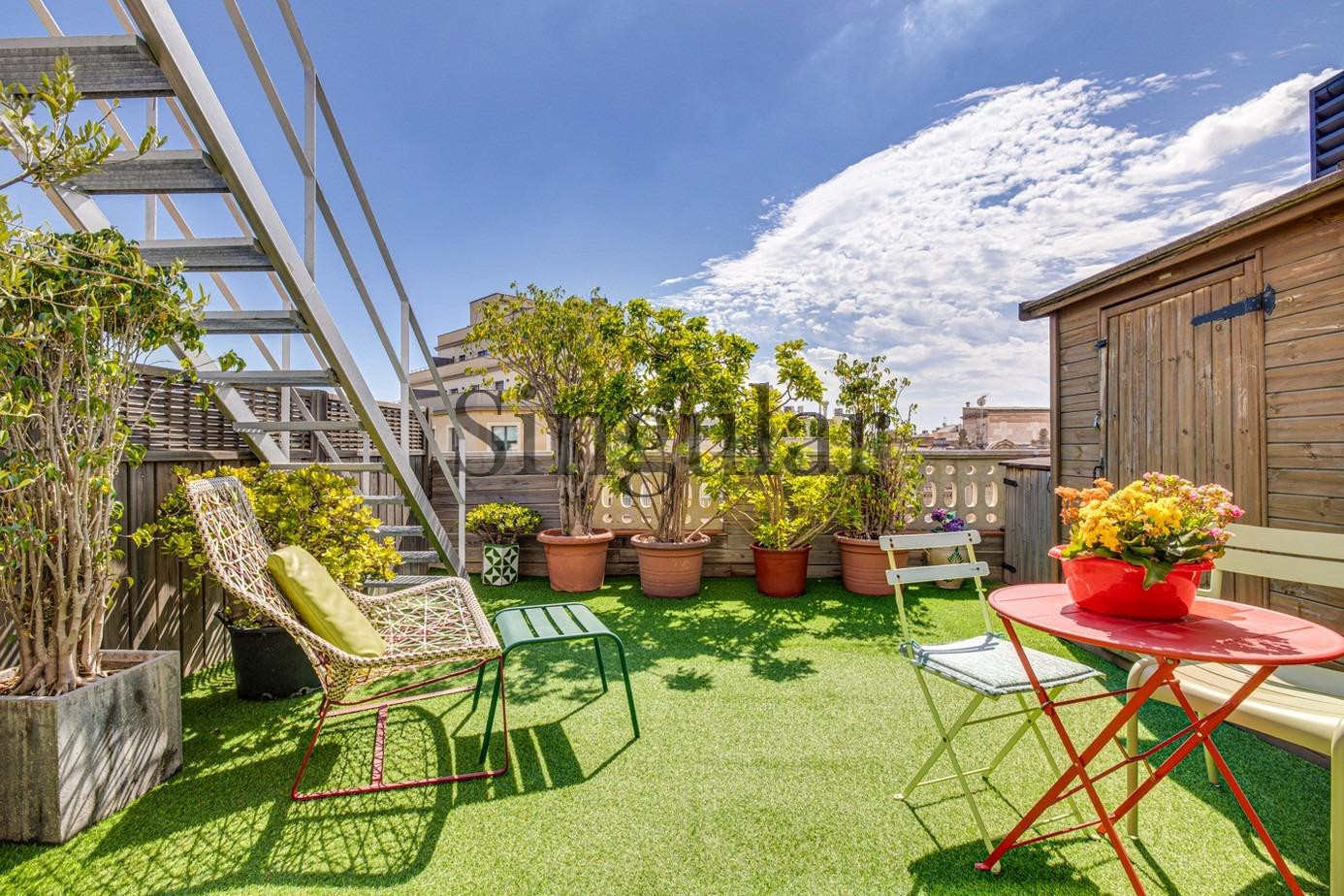 Ático único con dos terrazas y vistas panorámicas junto a la casa Batllò