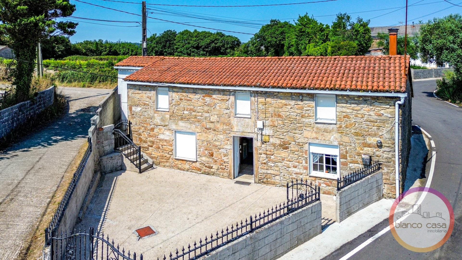 CASA de PIEDRA  con HORREO  + ALPENDRE  en Guldrís (Santa Co