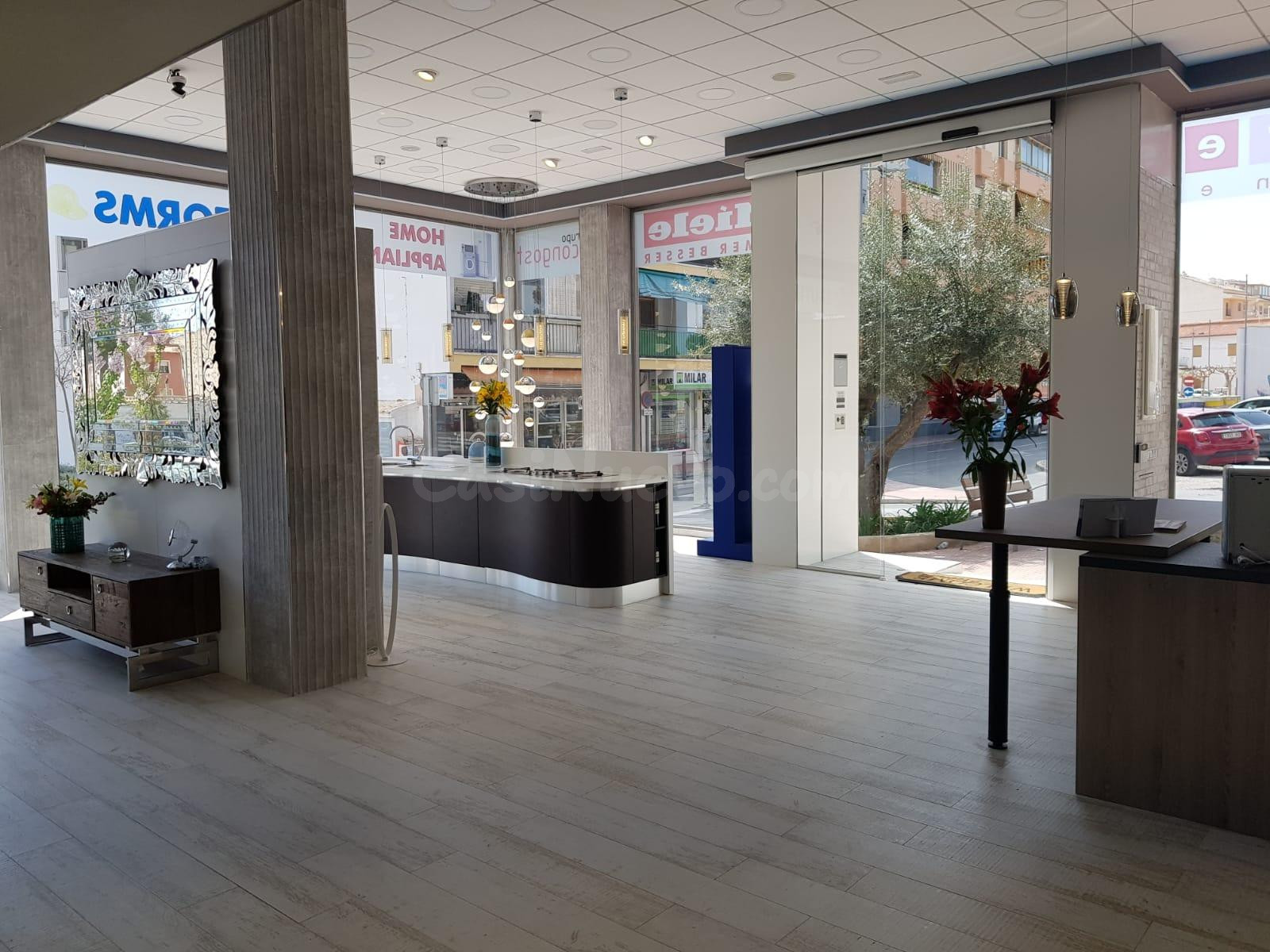 Fantástico local comercial en pleno corazón de Alfaz del Pi .www.euroloix.com