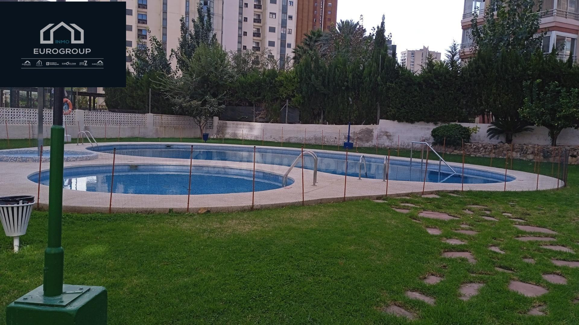 APARTAMENTO DE UN DORMITORIO CON PARKING NUMERADO Y PISCINA EN ZONA DEL RINCON LLANO, MERCADILLO