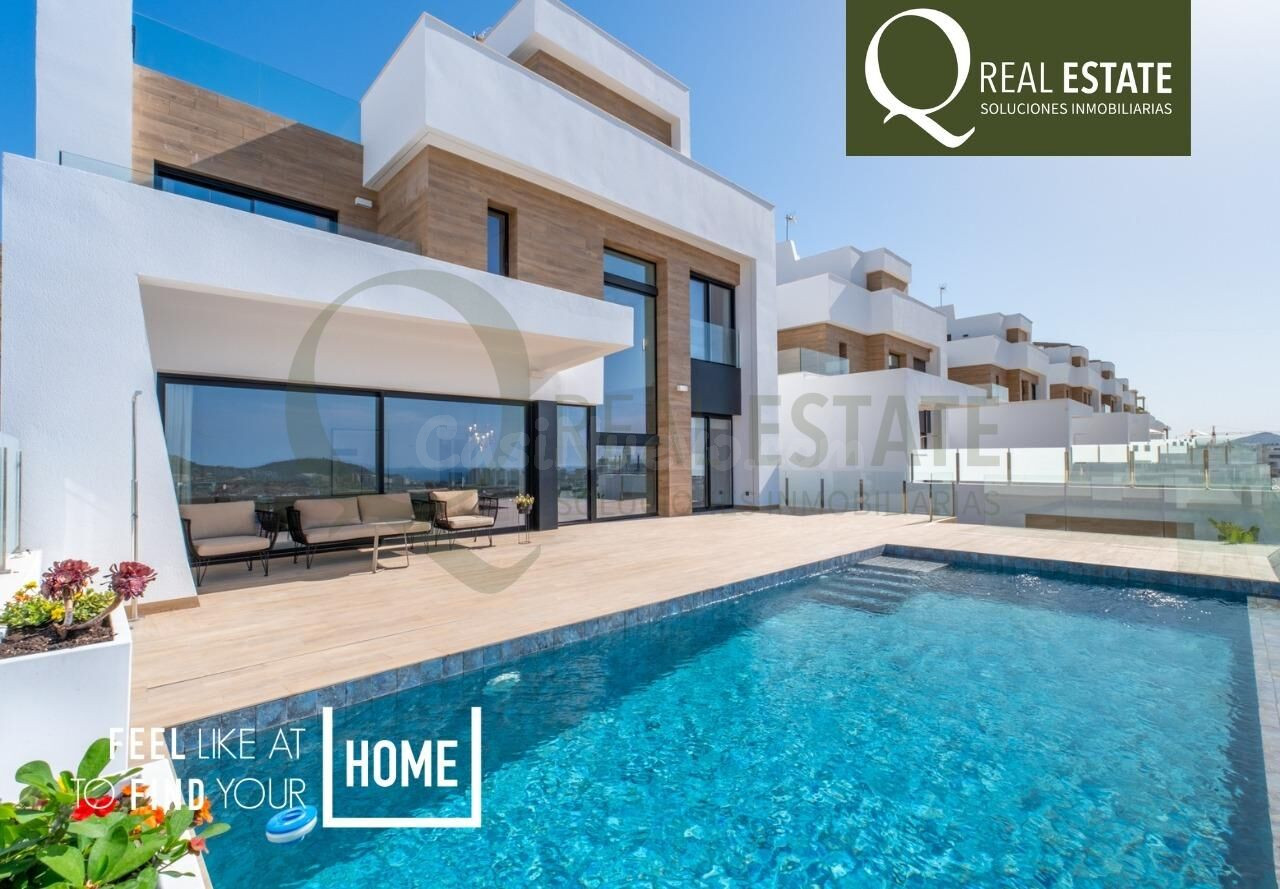 EXCLUSIVA VILLA DE DISEÑO CON VISTAS PANORÁMICAS AL MAR Y AL PUIG CAMPANA