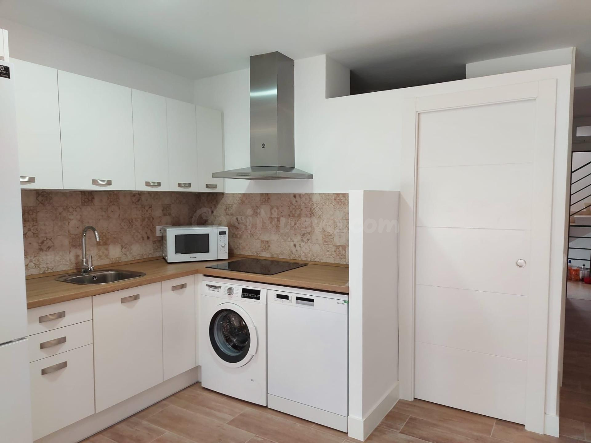 Apartamento en venta en Rincón llano, Benidorm, reformado, parking y piscina. www.inmoeurogroup.com