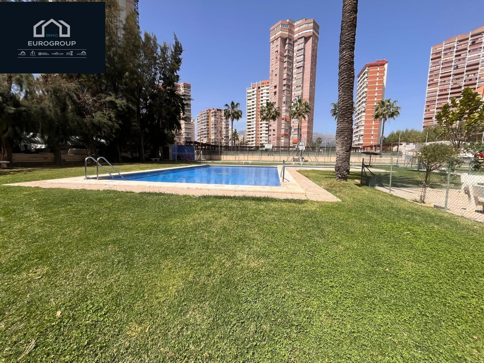 ESPECTACULAR VIVIENDA DE 3 DORMITORIOS Y 2 BAÑOS CON PLAZA DE GARAJE NUMERADA Y PISCINA EN ZONA DEL RINCON LLANO