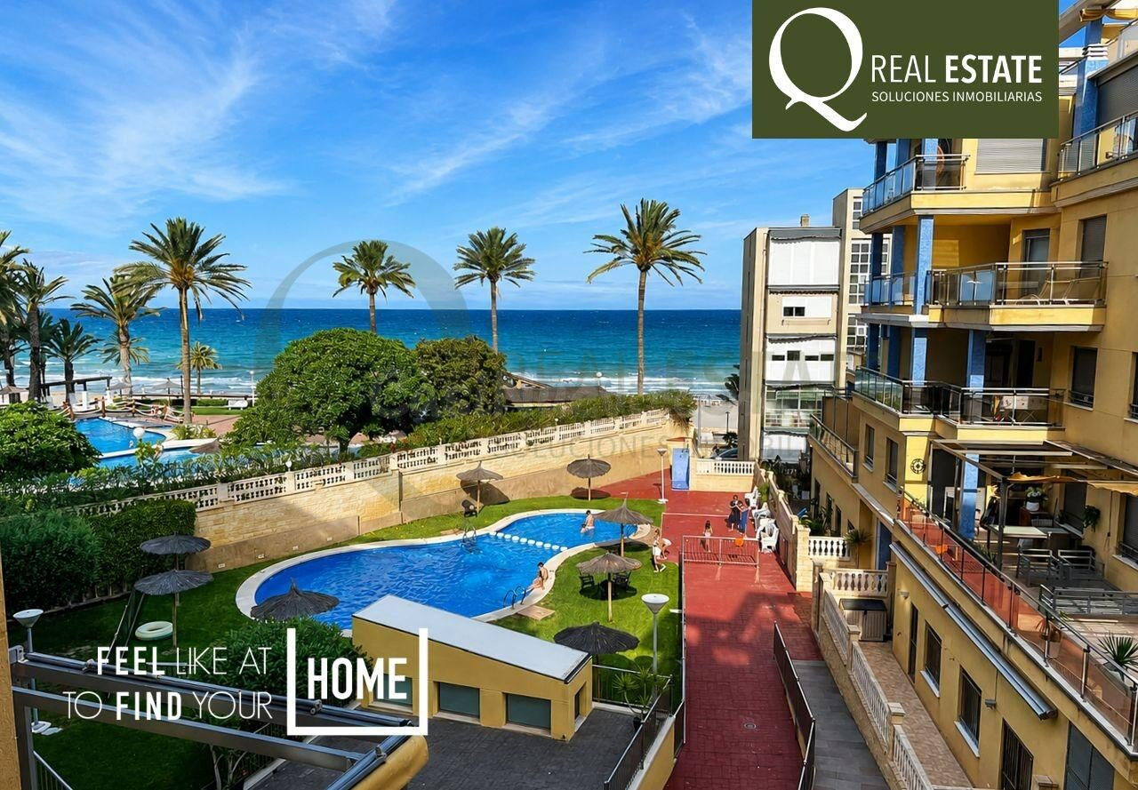 Luminoso apartamento con vistas al mar, piscina y terraza en El Campello.