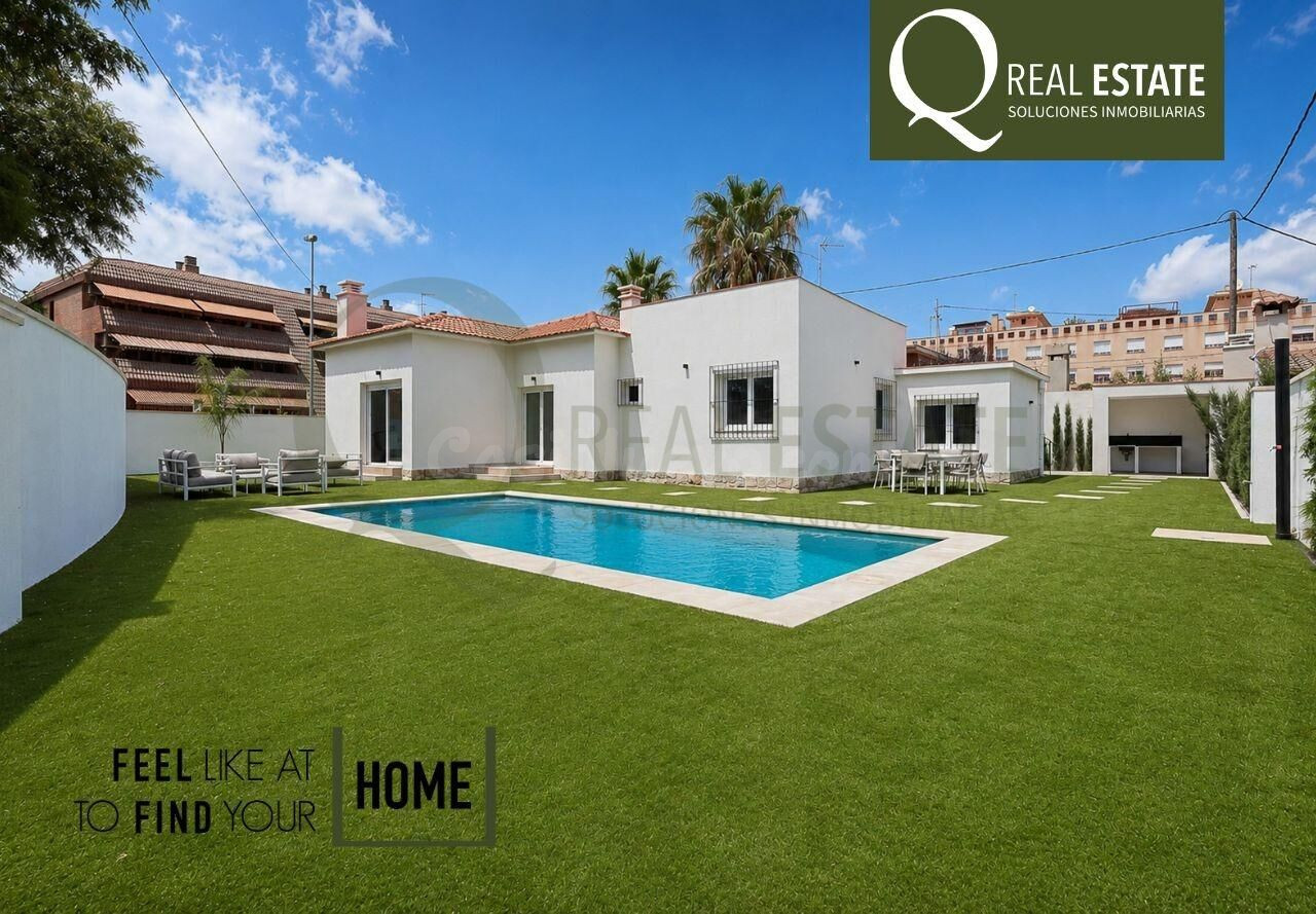 Chalet independiente con piscina privada, 4 dormitorios y excelentes calidades.