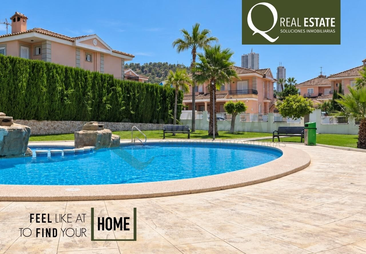 Chalet pareado en Sierra Helada con piscina privada, jardín y zona wellness