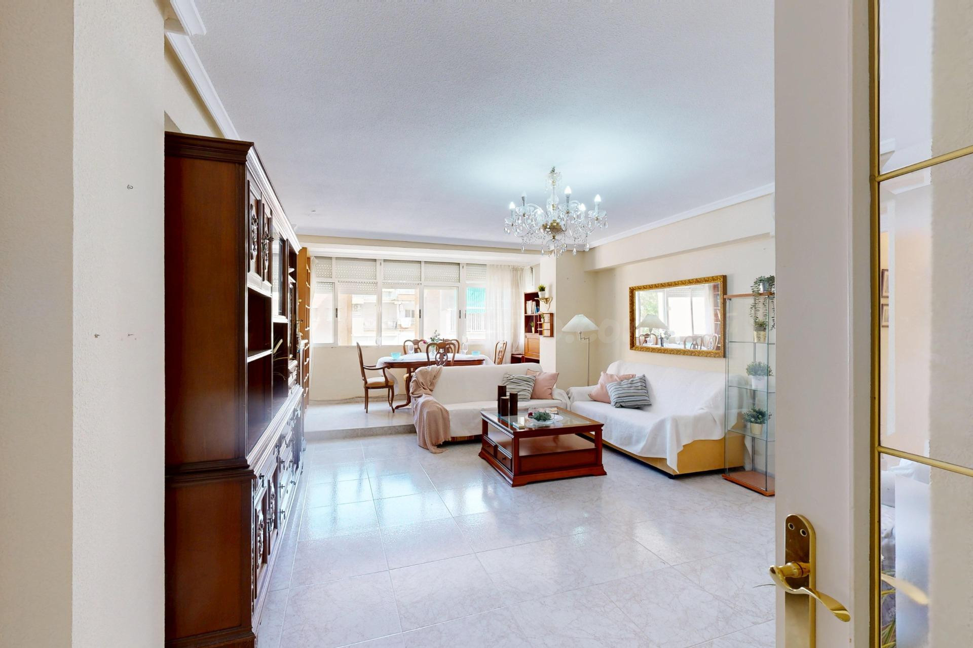 ¡Tu nuevo hogar te espera! Amplia y luminosa vivienda en Tierno Galván - Cartagena