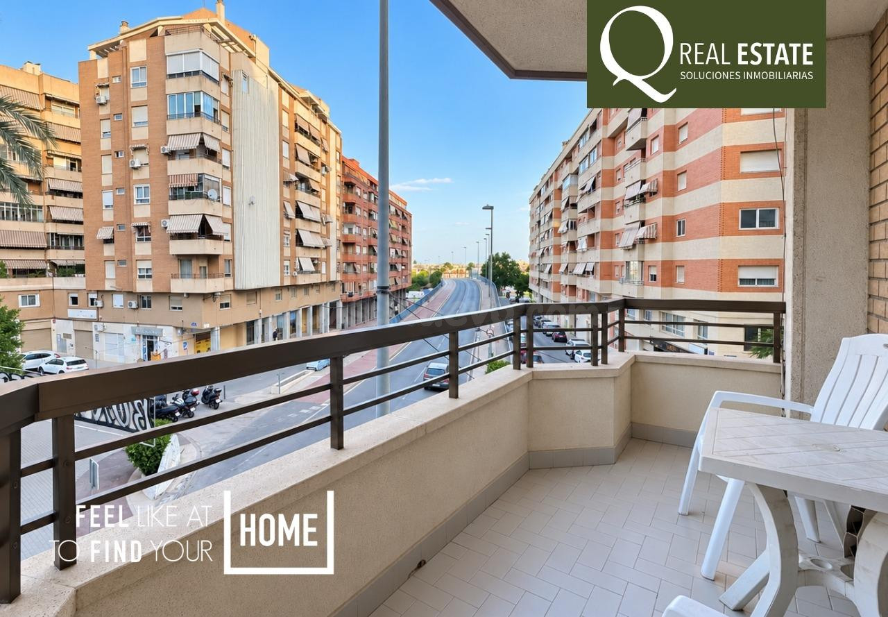 Piso amplio y luminoso en San Juan Pueblo con plaza de garaje, trastero y 2 terrazas con vistas despejadas