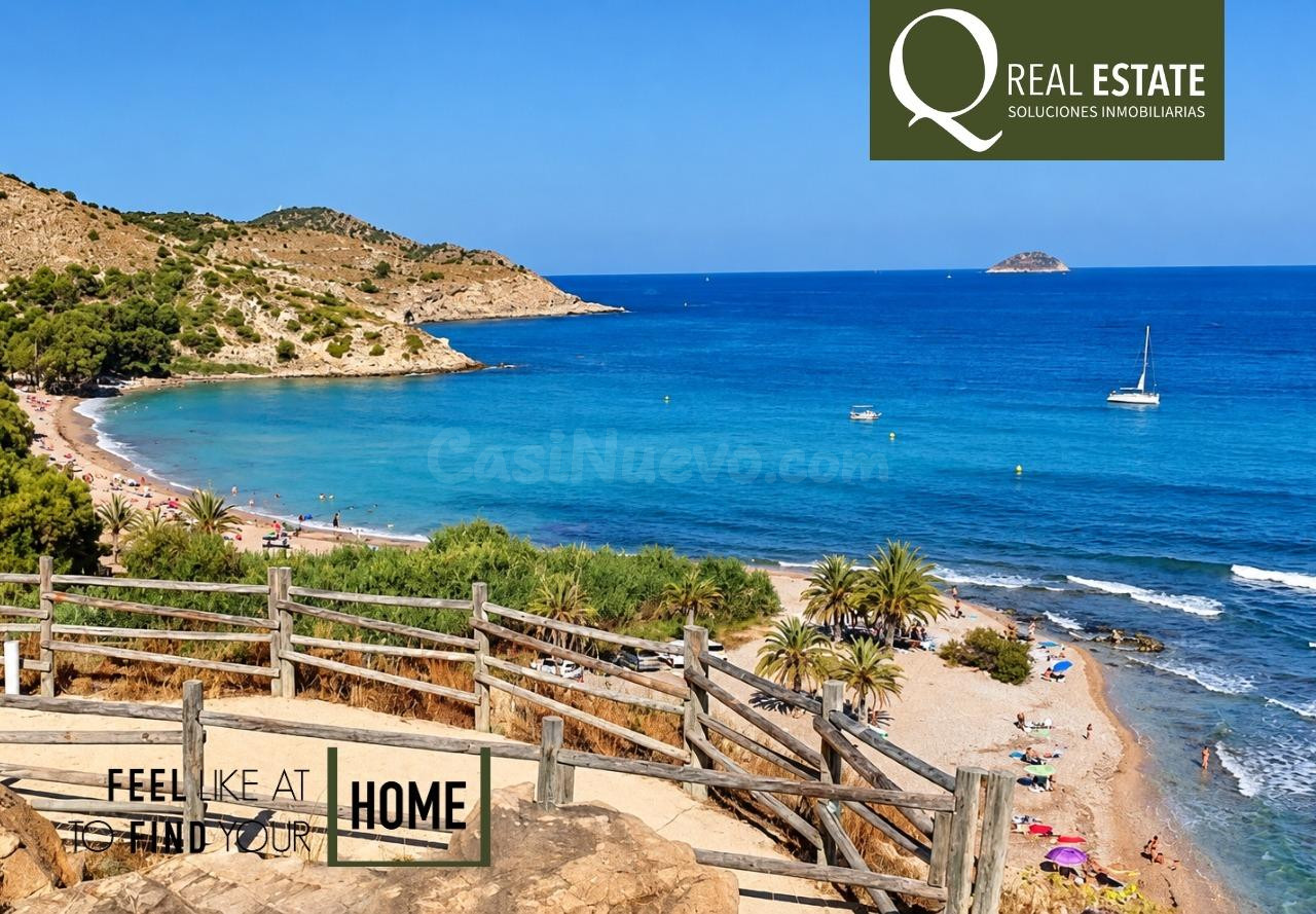 Chalet adosado en Playas del Torres con parcela privada y piscina comunitaria