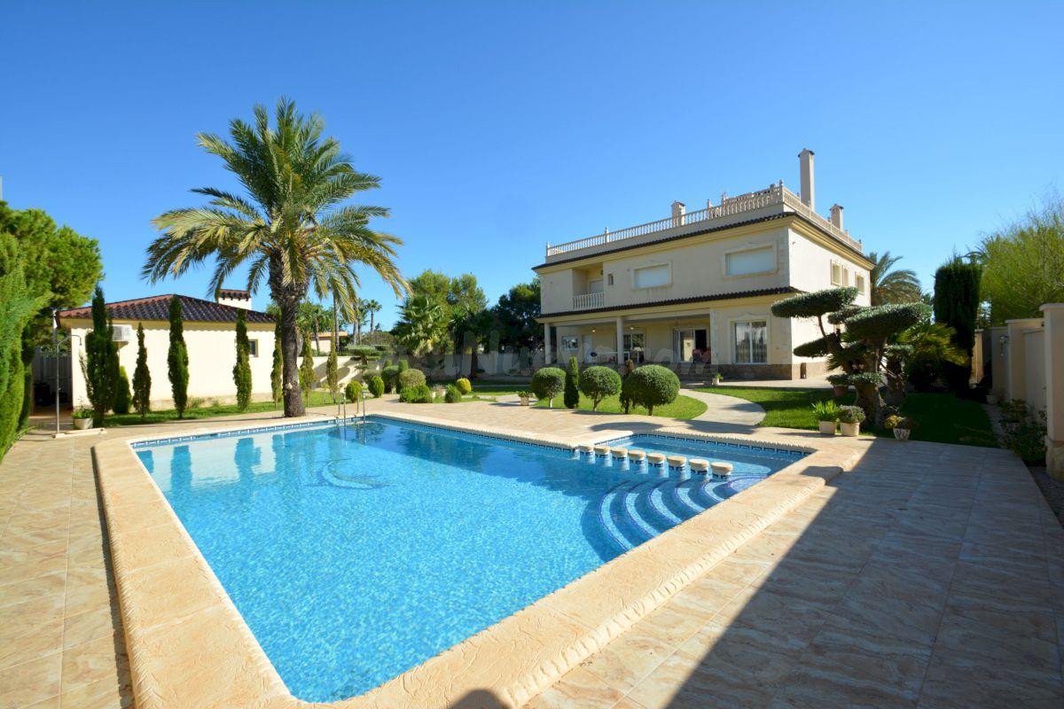 Villa 9 habitaciones 511m² en venta - MUY CERCA DE LA PLAYA