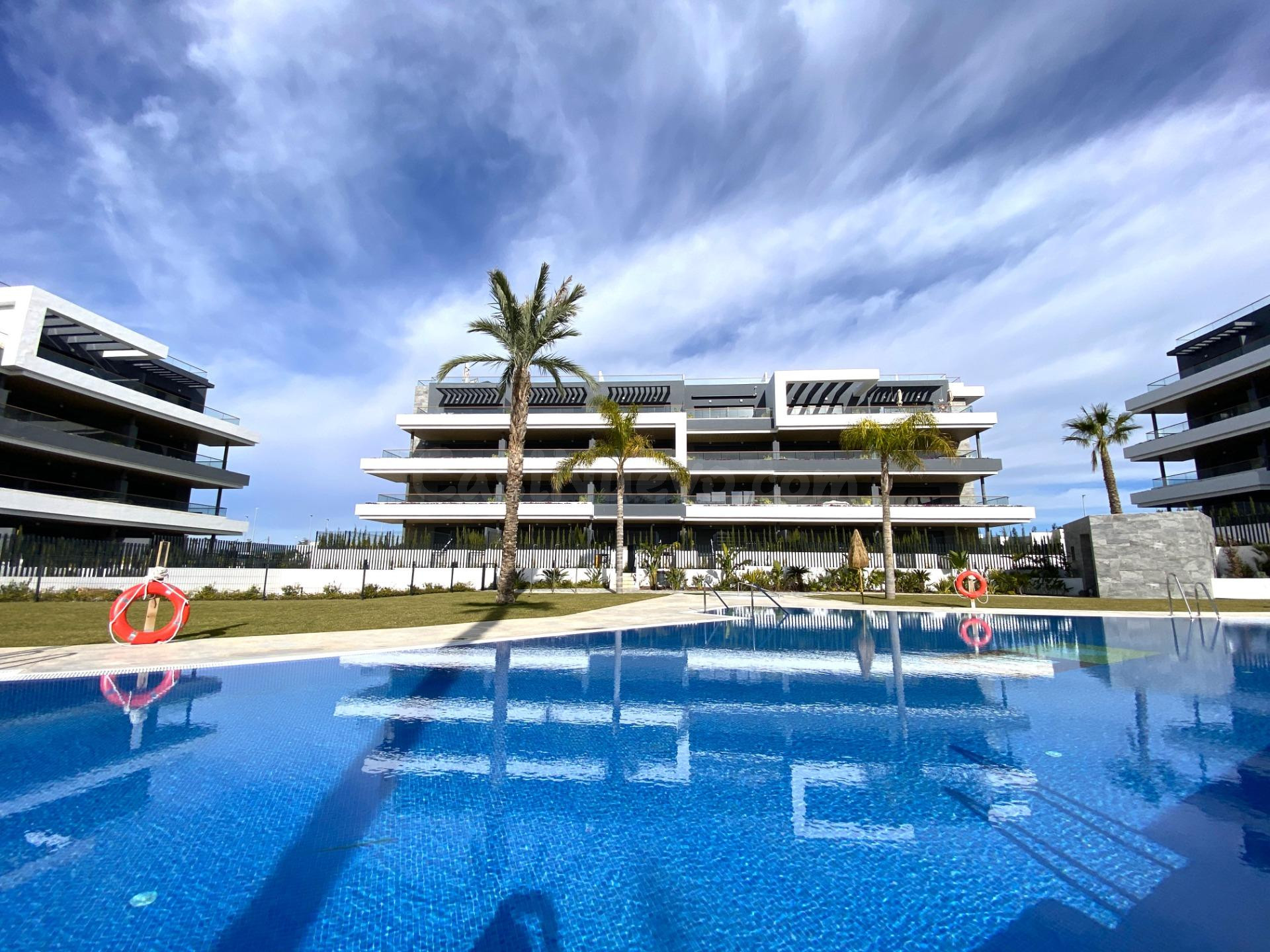 Exclusive Living – Costa Blanca Lagoon Village