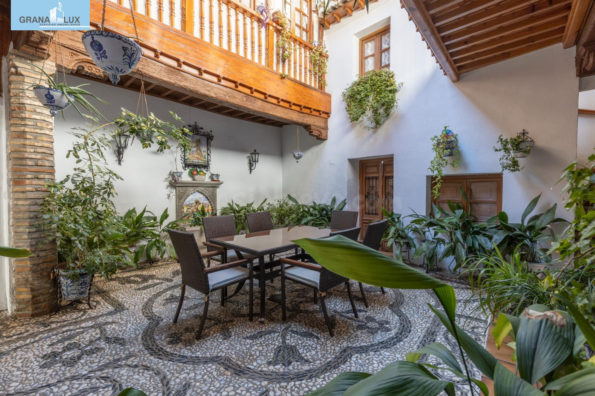 Auténtica casa con corrala tradicional y azotea en el corazón del Albaicín con gran potencial también para inversores