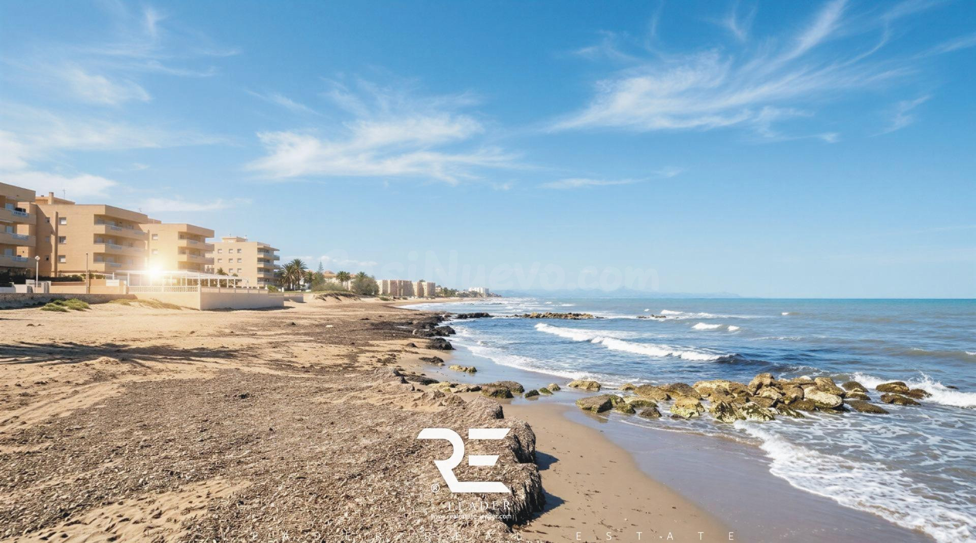 CHALET EN DÉNIA: DONDE EL MEDITERRÁNEO NO SE VISITA — SE VIVE!!