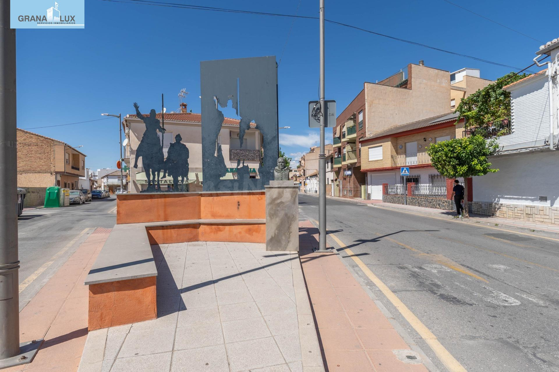Piso en Churriana de la Vega (Granada) con plaza de garaje y trastero