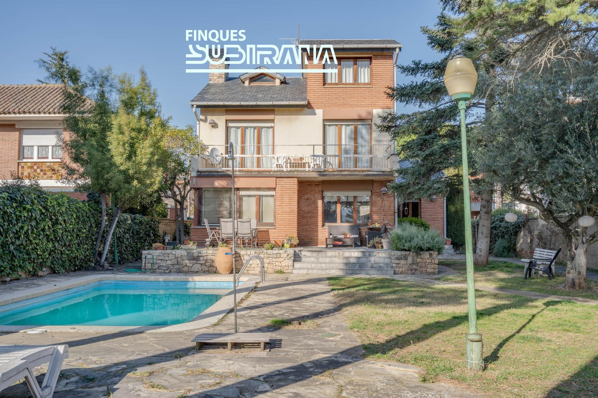 ESPECTACULAR! LA CASA QUE MARCA LA DIFERÈNCIA A IGUALADA - Zona: Avda. Balmes