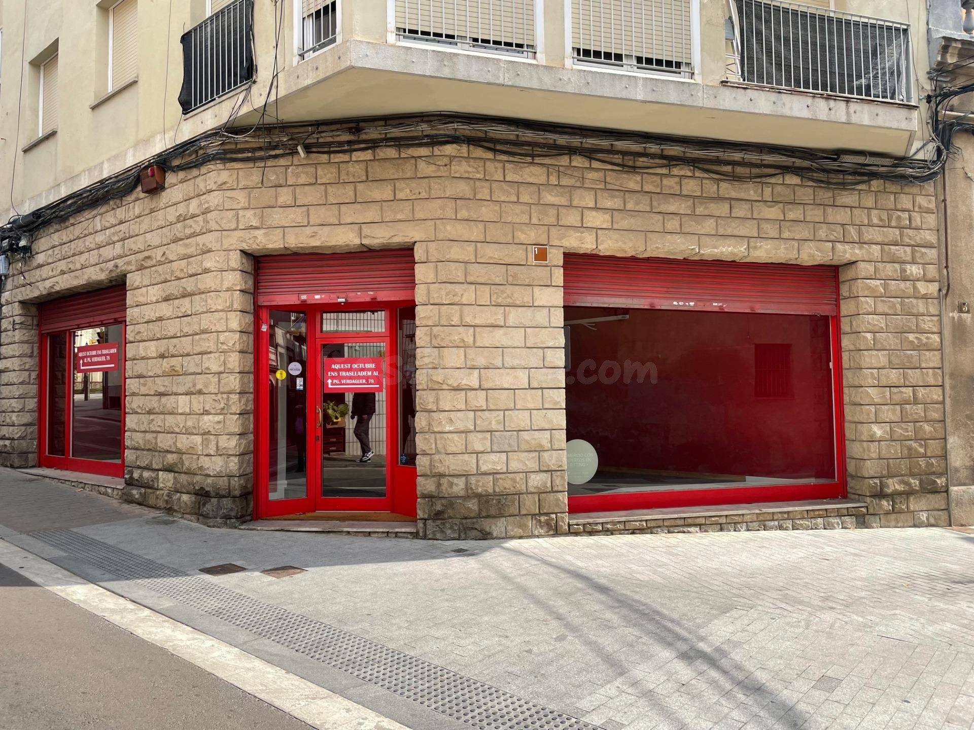LOCAL COMERCIAL EN LLOGUER AL CENTRE D’IGUALADA (ZONA CARRER ÒDENA)