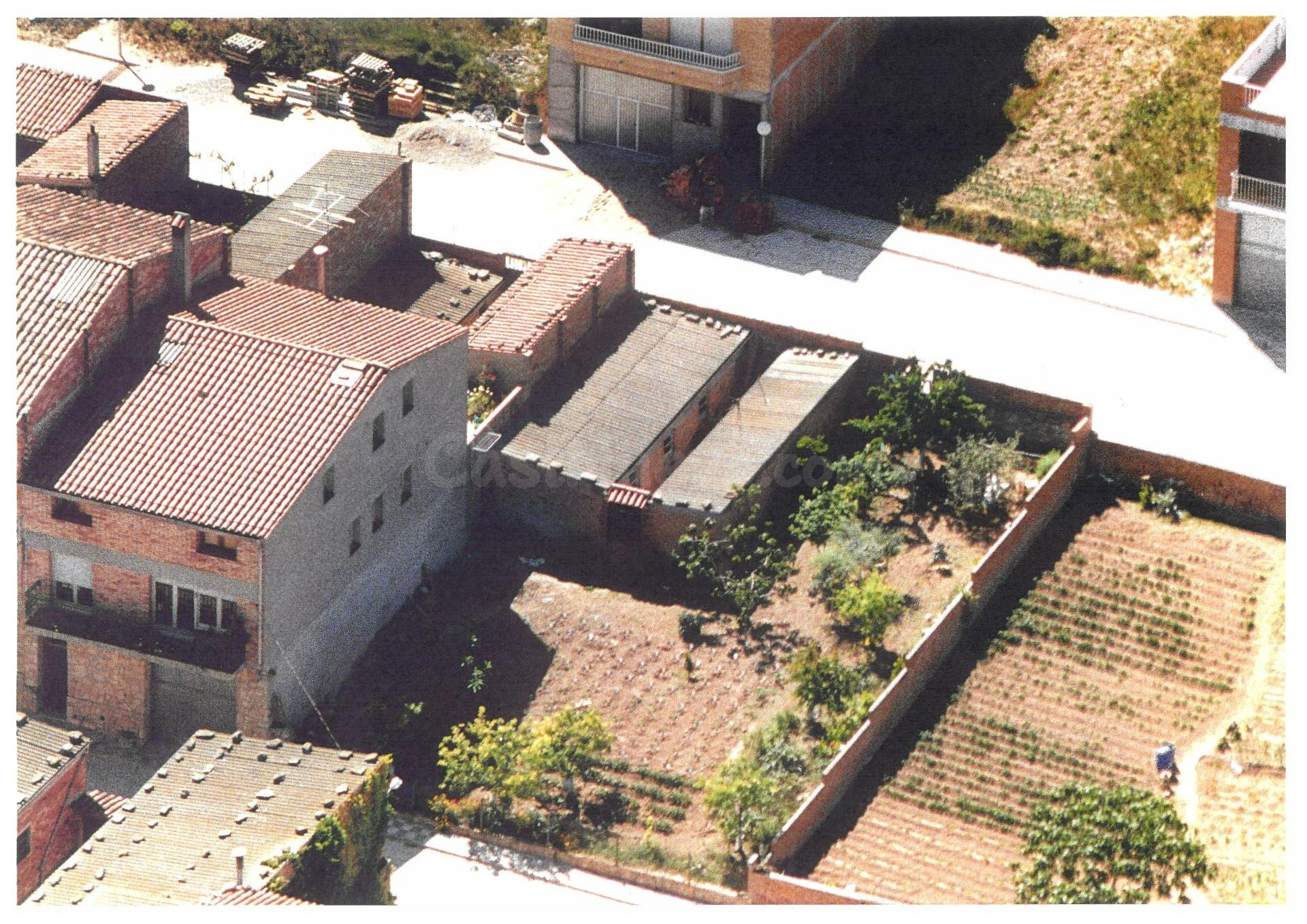 CASA EN VENDA A SANT MARTÍ DE TOUS -  GARATGE + PIS + GOLFES + JARDÍ + PARCEL.LA 400m2