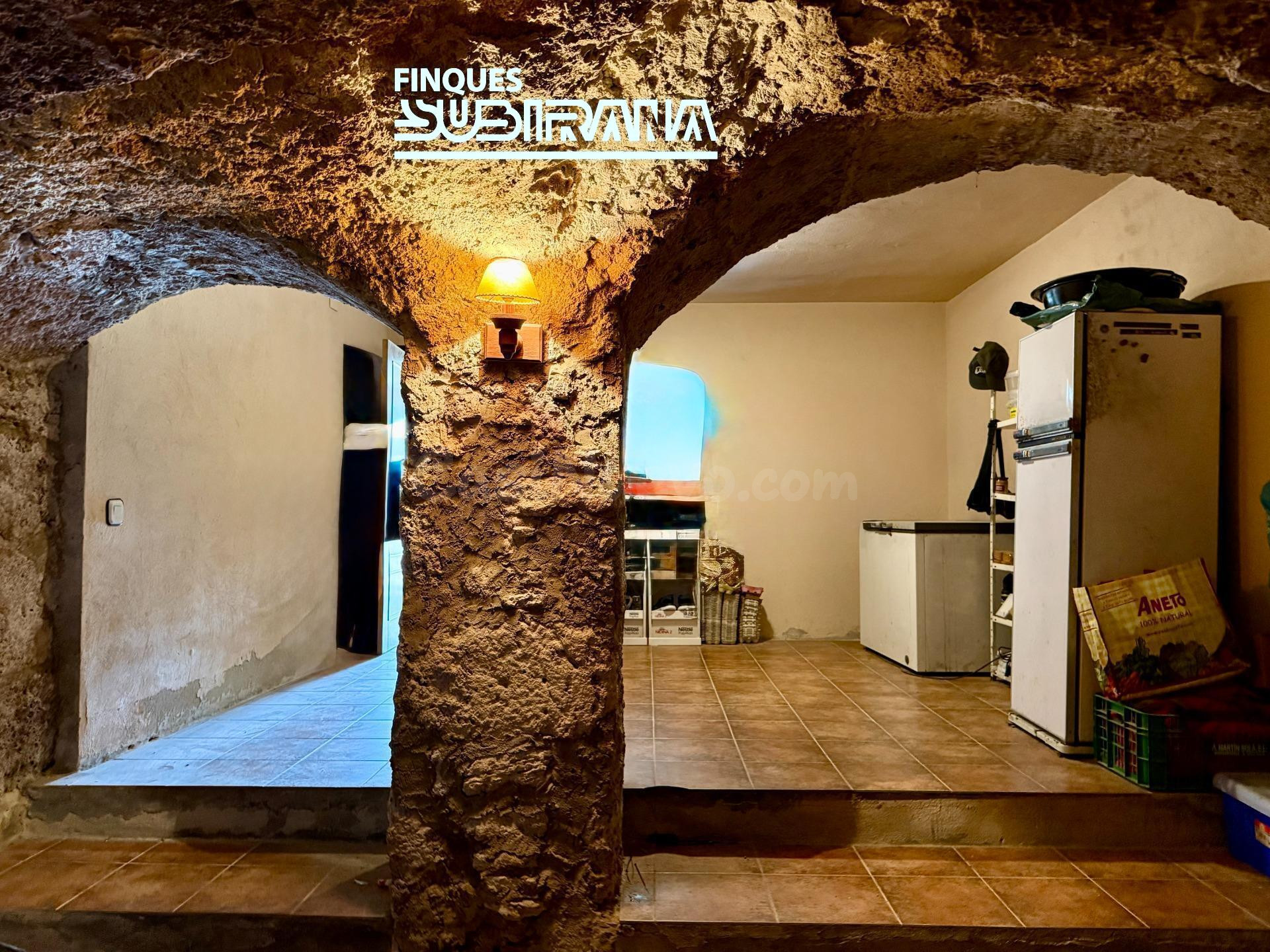 CASA A LA TORRE DE CLARAMUNT POBLE AMB PRECIOSES VISTES A LA MUNTANYA