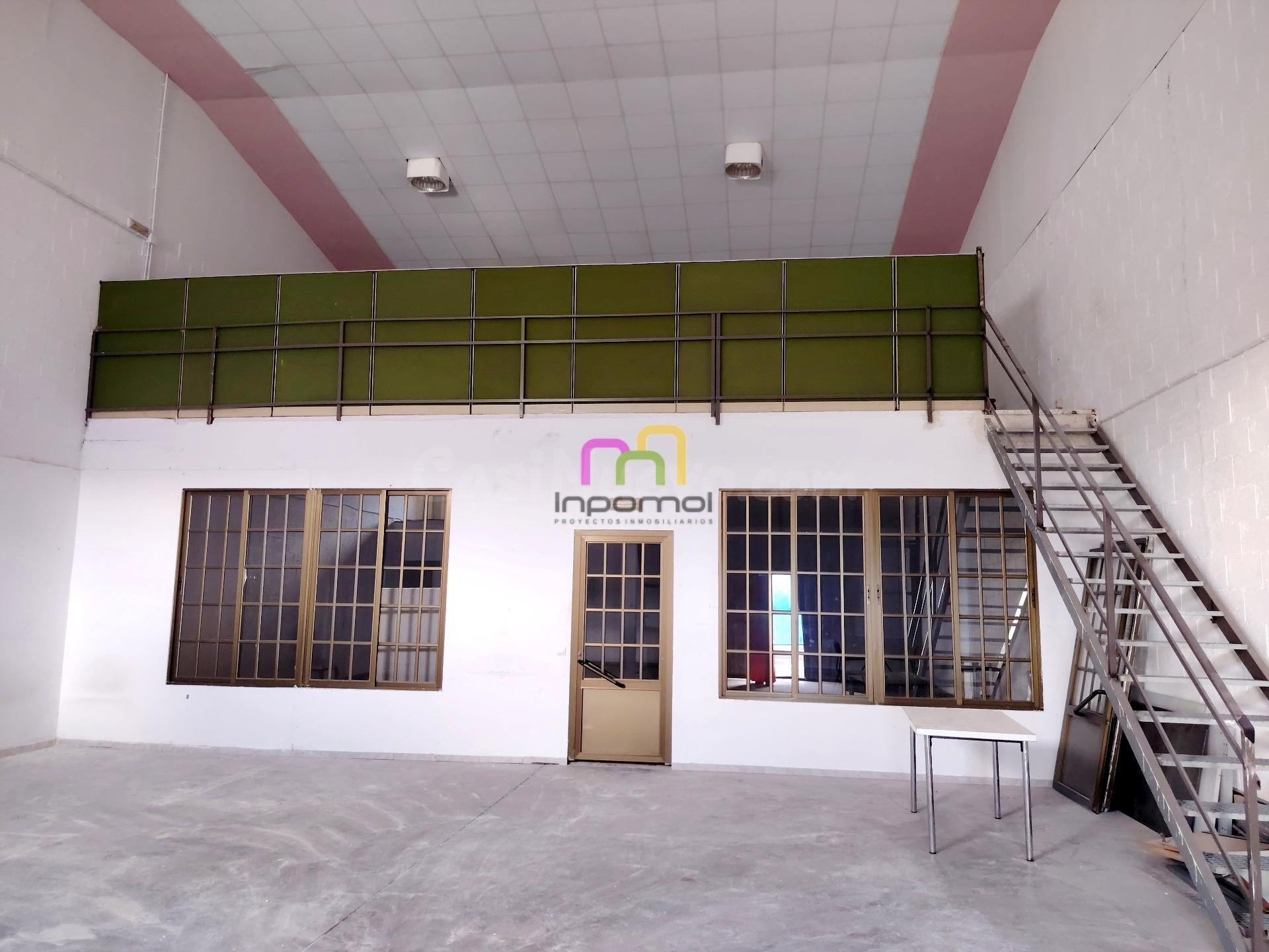 NAVE TOTALMENTE ACONDICIONADA, EN POL. INDUSTRIAL; BADAJOZ