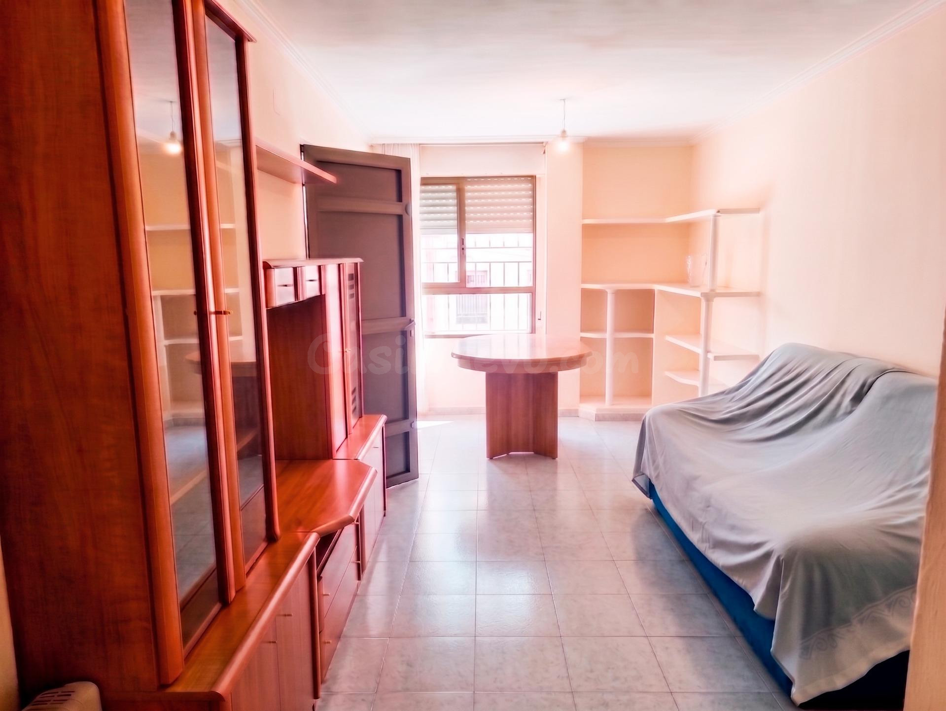 Local en Toledo de 33m2, planta baja, ideal como pequeño almacén o estudio.