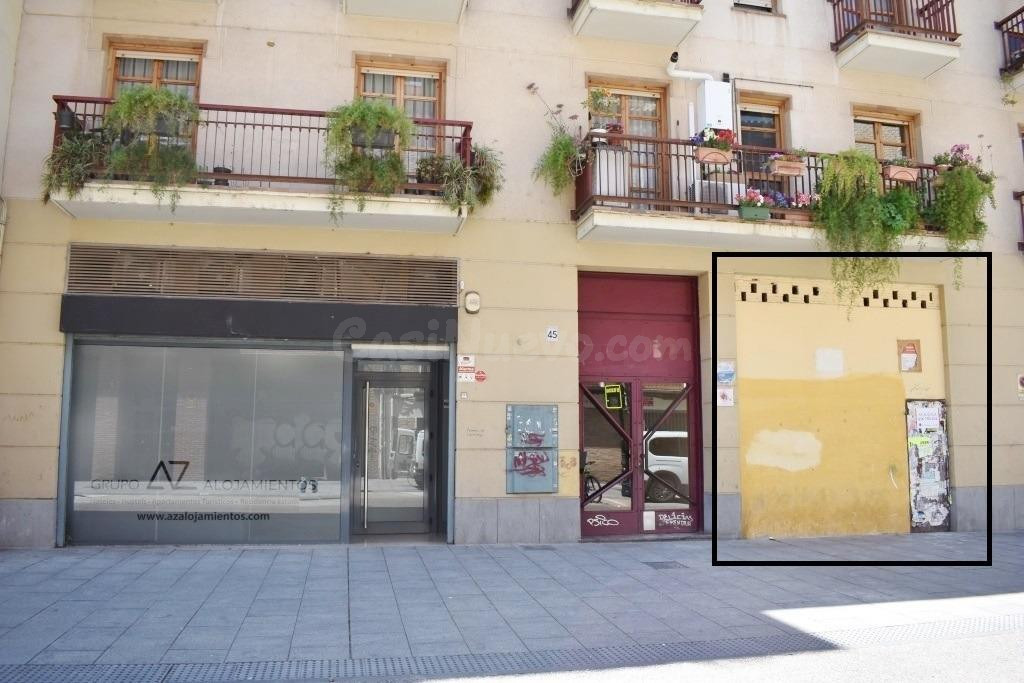 Alquiler. Local ideal almacén de unos 85 m2, con altillo, en C/ Predicadores.