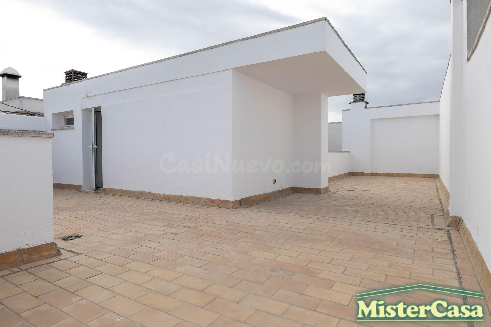 EXCLUSIVA . Ático Dúplex . Zona norte .  Gran terraza-solari - foto 2