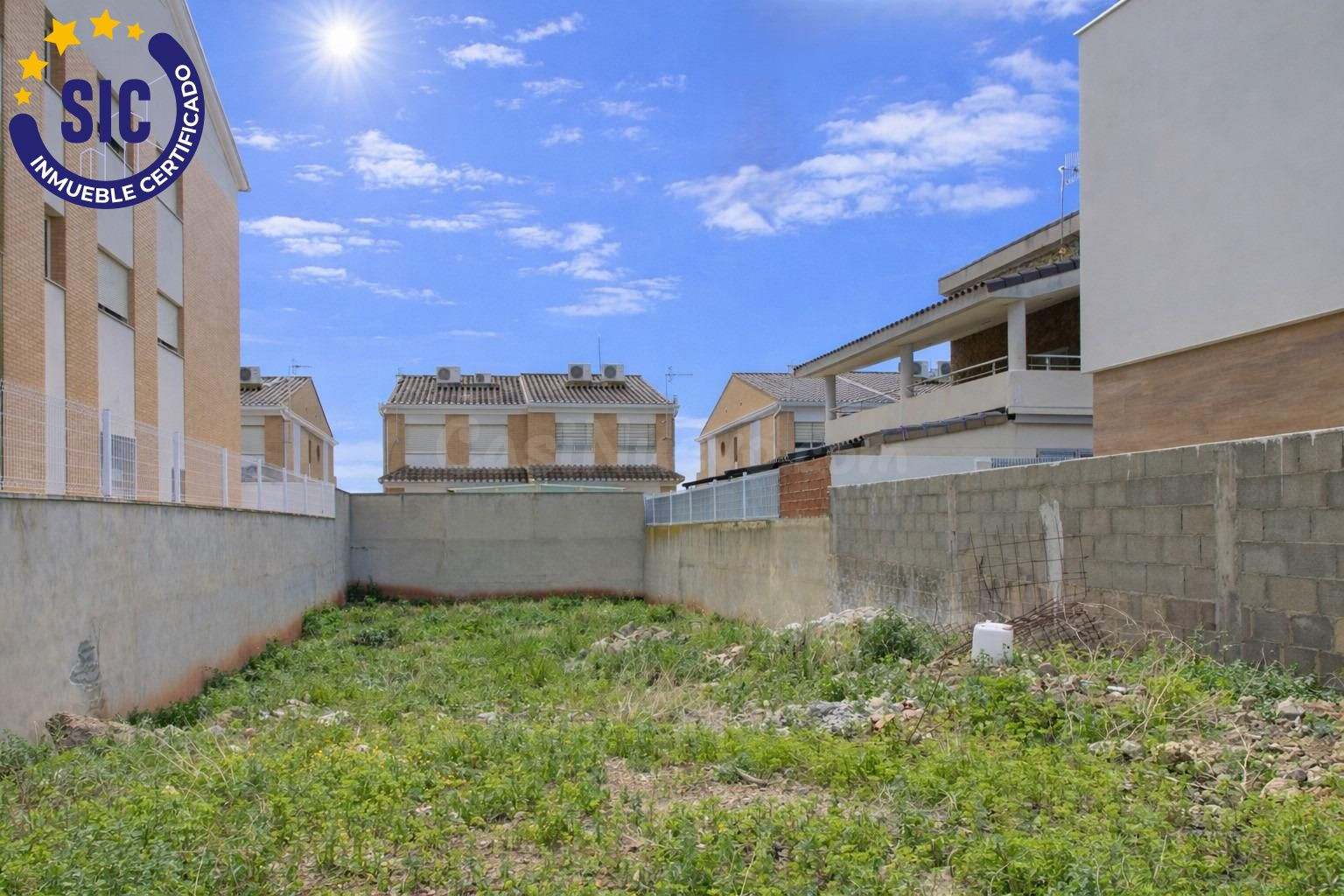 TERRENO EN INMEJORABLE ZONA DE ALMENARA