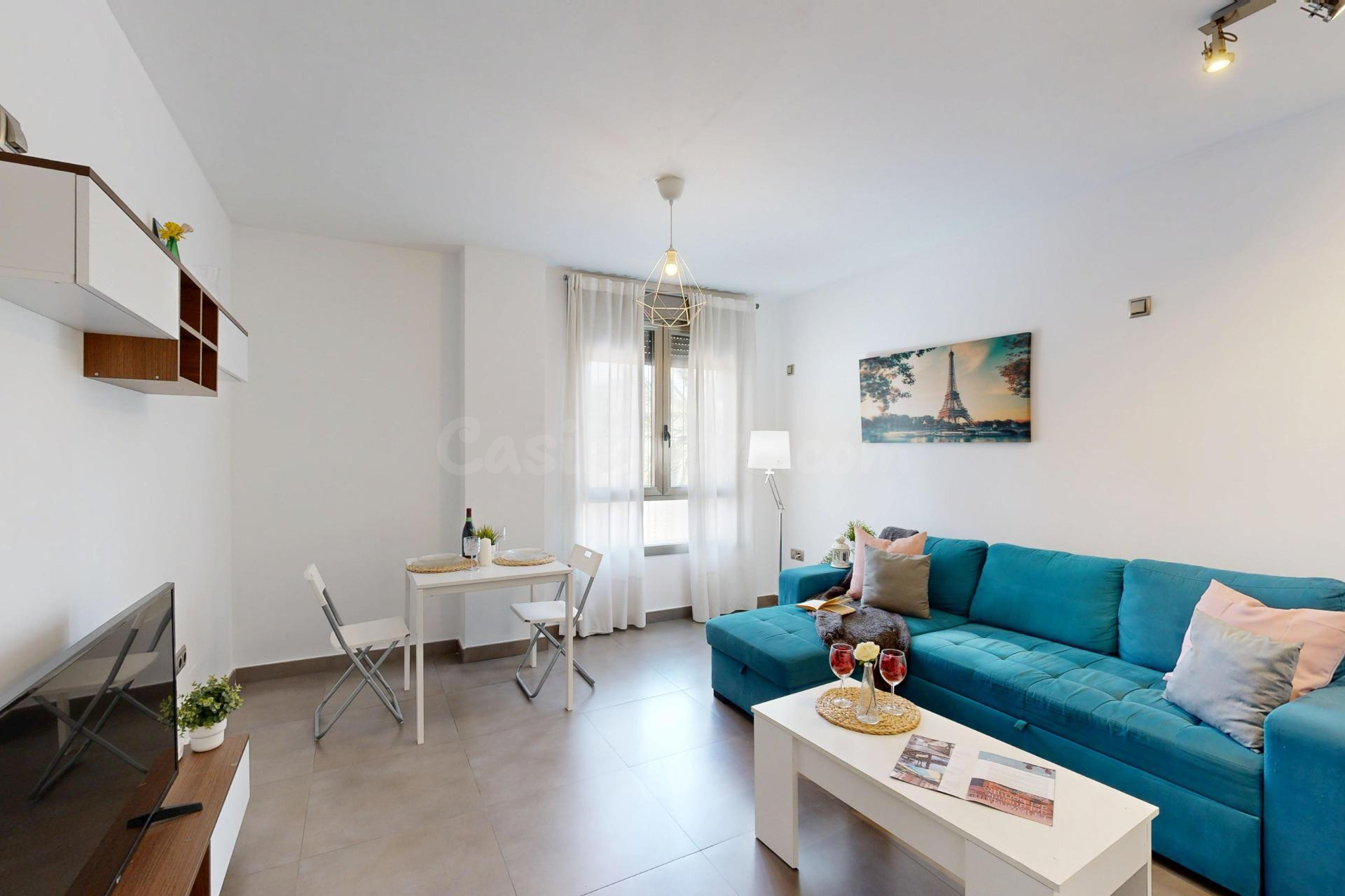 Apartamento luminoso con garaje, trastero y licencia turística en Senda de Granada (Murcia)