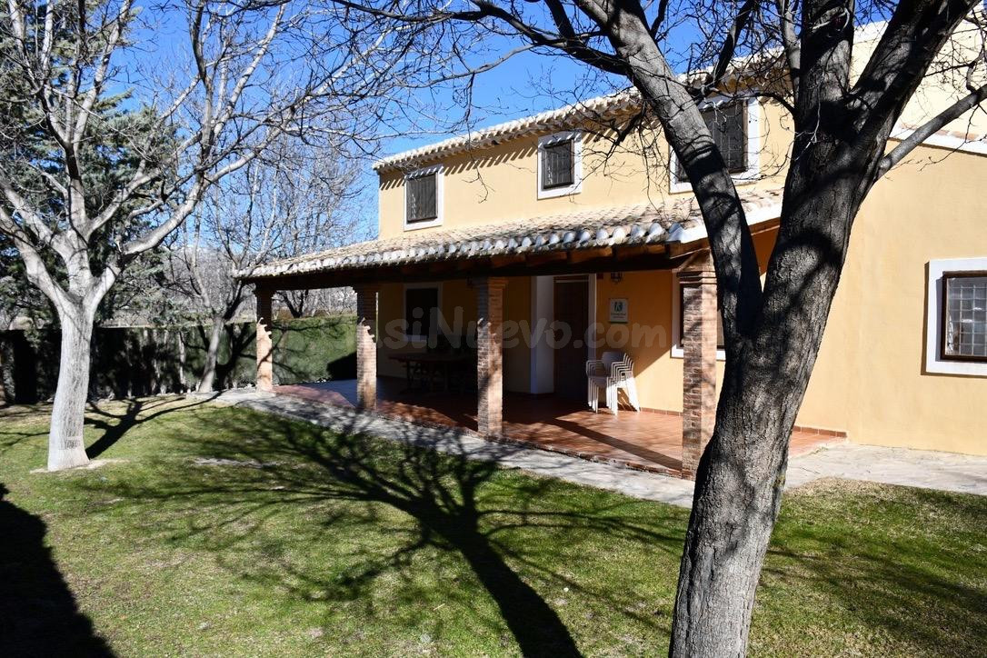 Exclusiva finca rural con licencia turística y producción de nogales