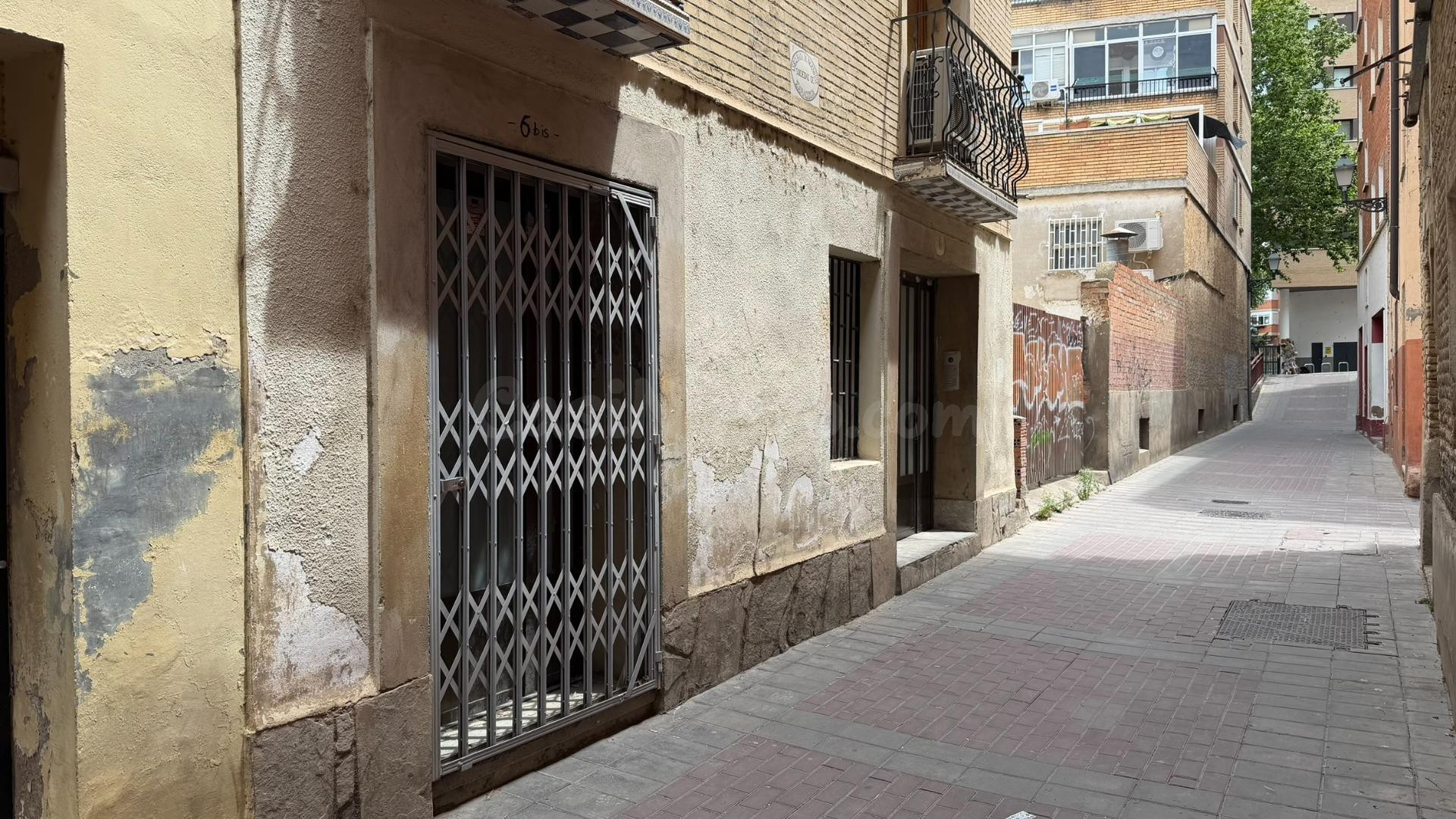 LOCAL/ALMACEN en ALQUILER en ZARAGOZA - ARRABAL - Calle Horno (Ref.: 00111)