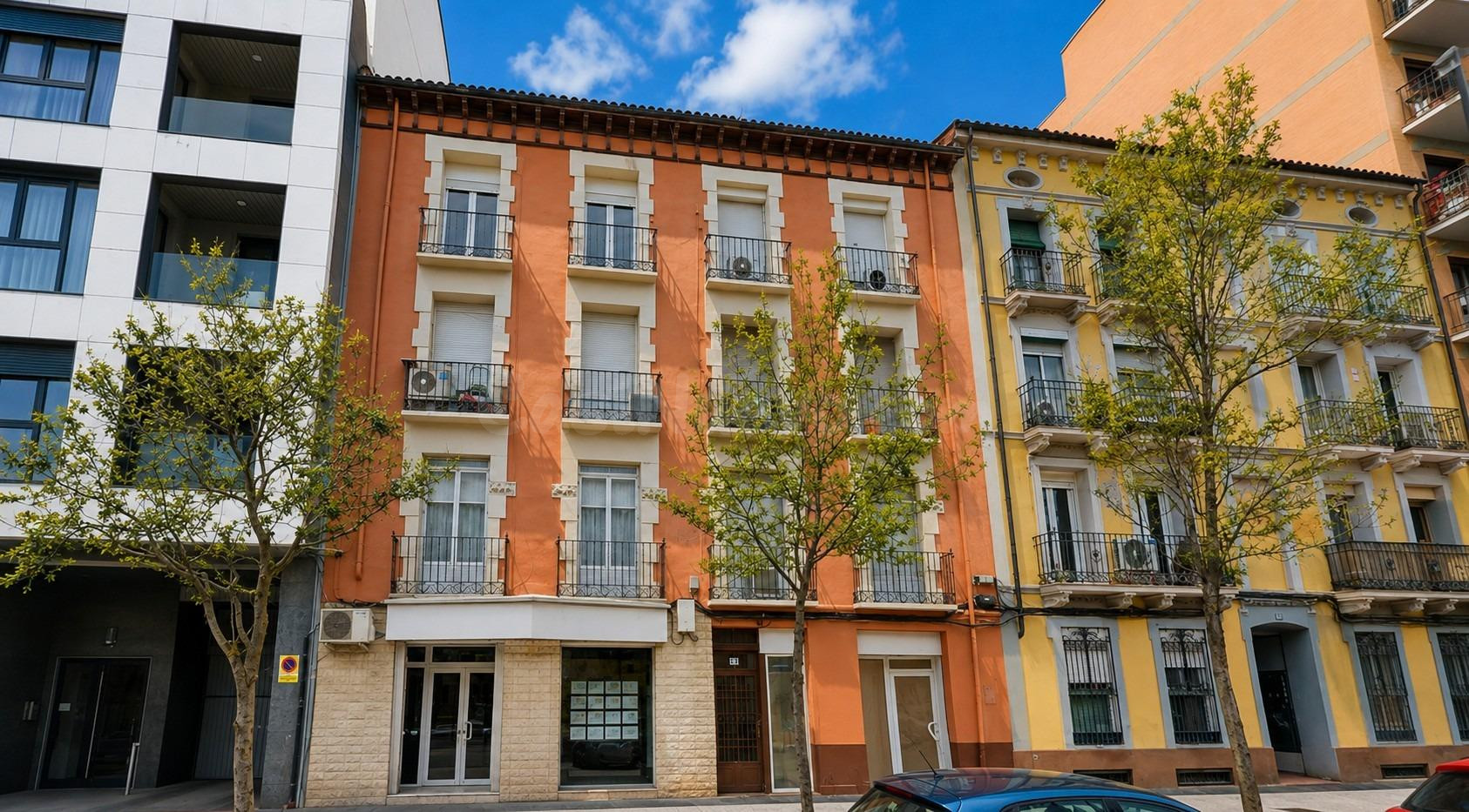 PISO en VENTA en ZARAGOZA - BARRIO JESUS - Avenida Cataluña (Ref.: 00925)