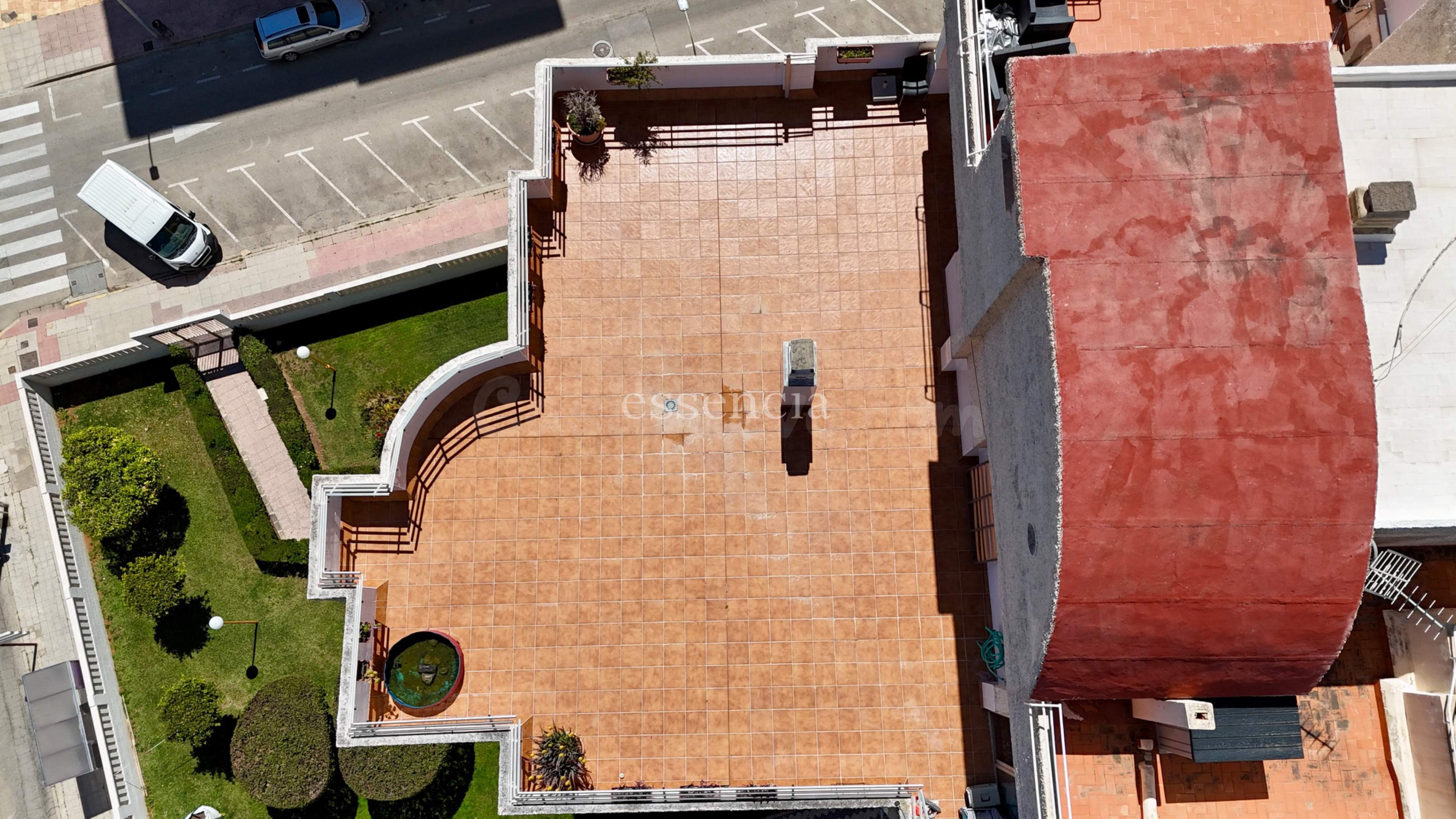 ÁTICO DÚPLEX ESPECTACULAR CON GRAN TERRAZA DE  APROX. 100 M2 - foto 3