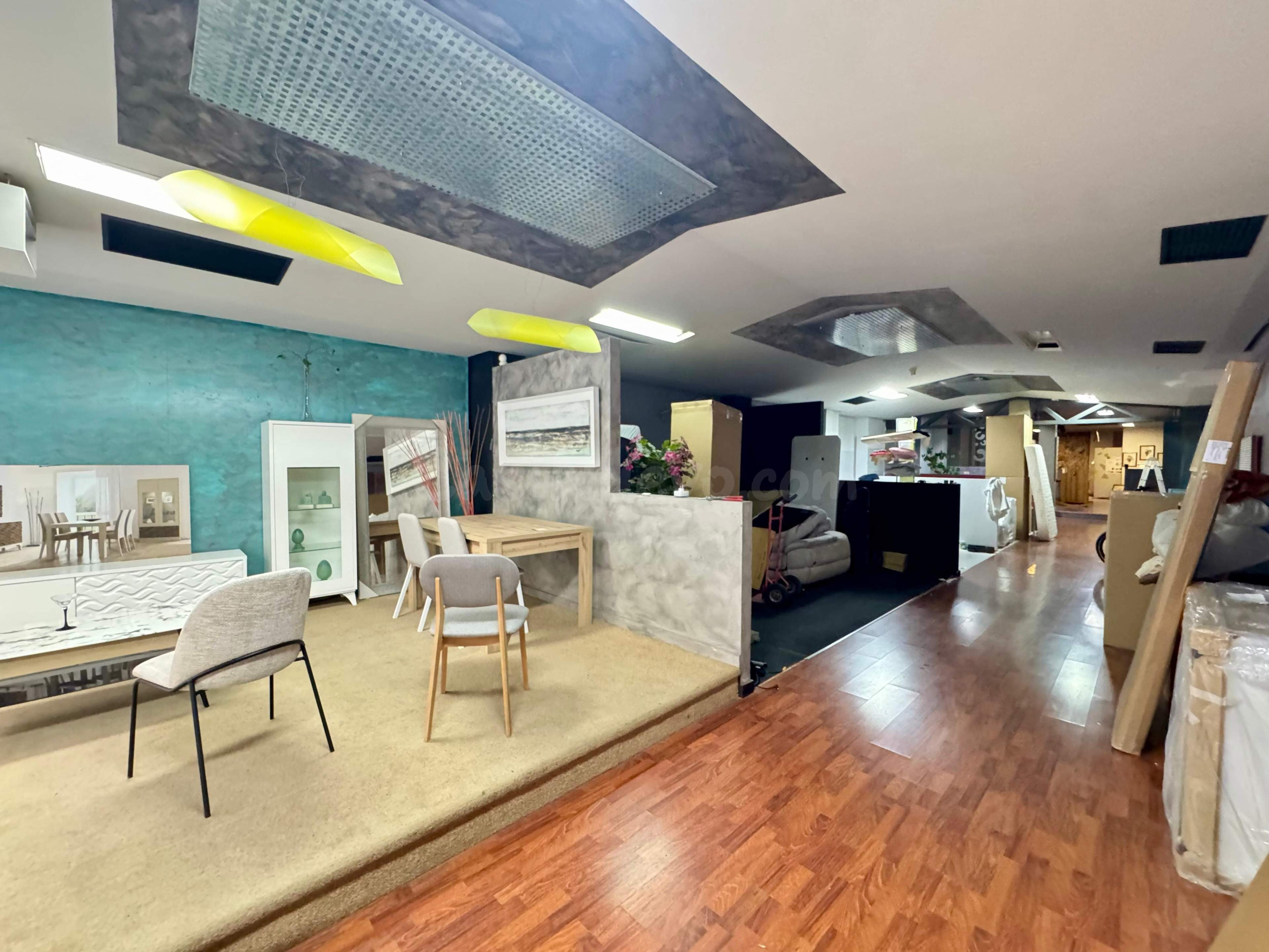 Local comercial en alquiler, céntrico, a un paso del Paseo Germanías – Gandía