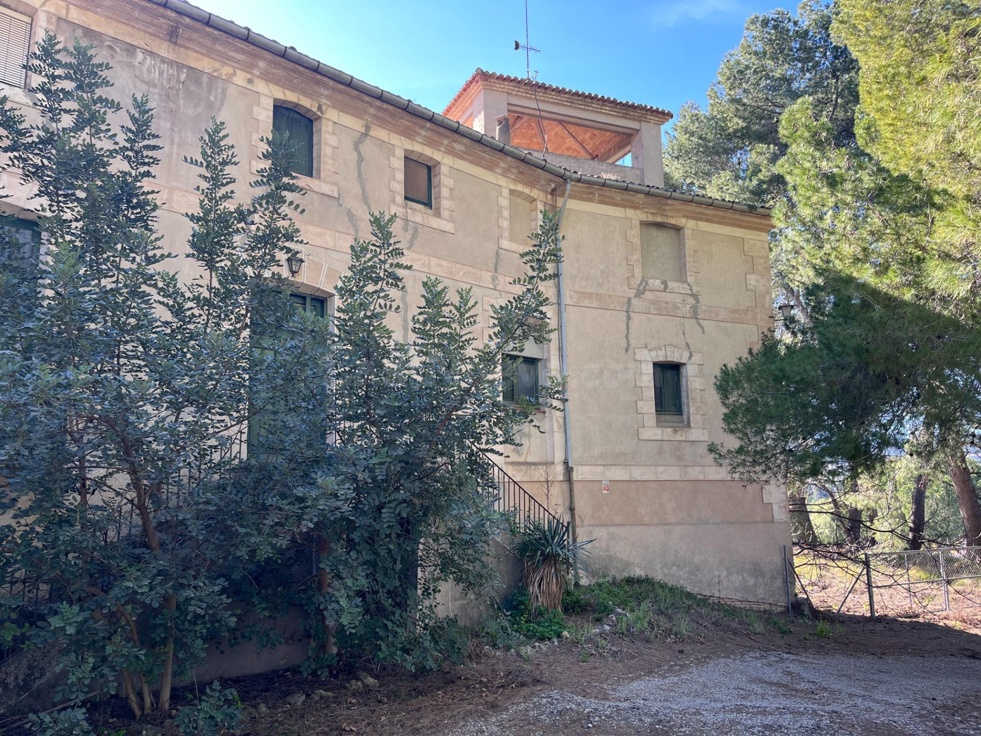 OPORTUNIDAD!! ESPECTACULAR FINCA RÚSTICA PARA REFORMAR CON 119000 m2 DE TERRENO ADYACENTE