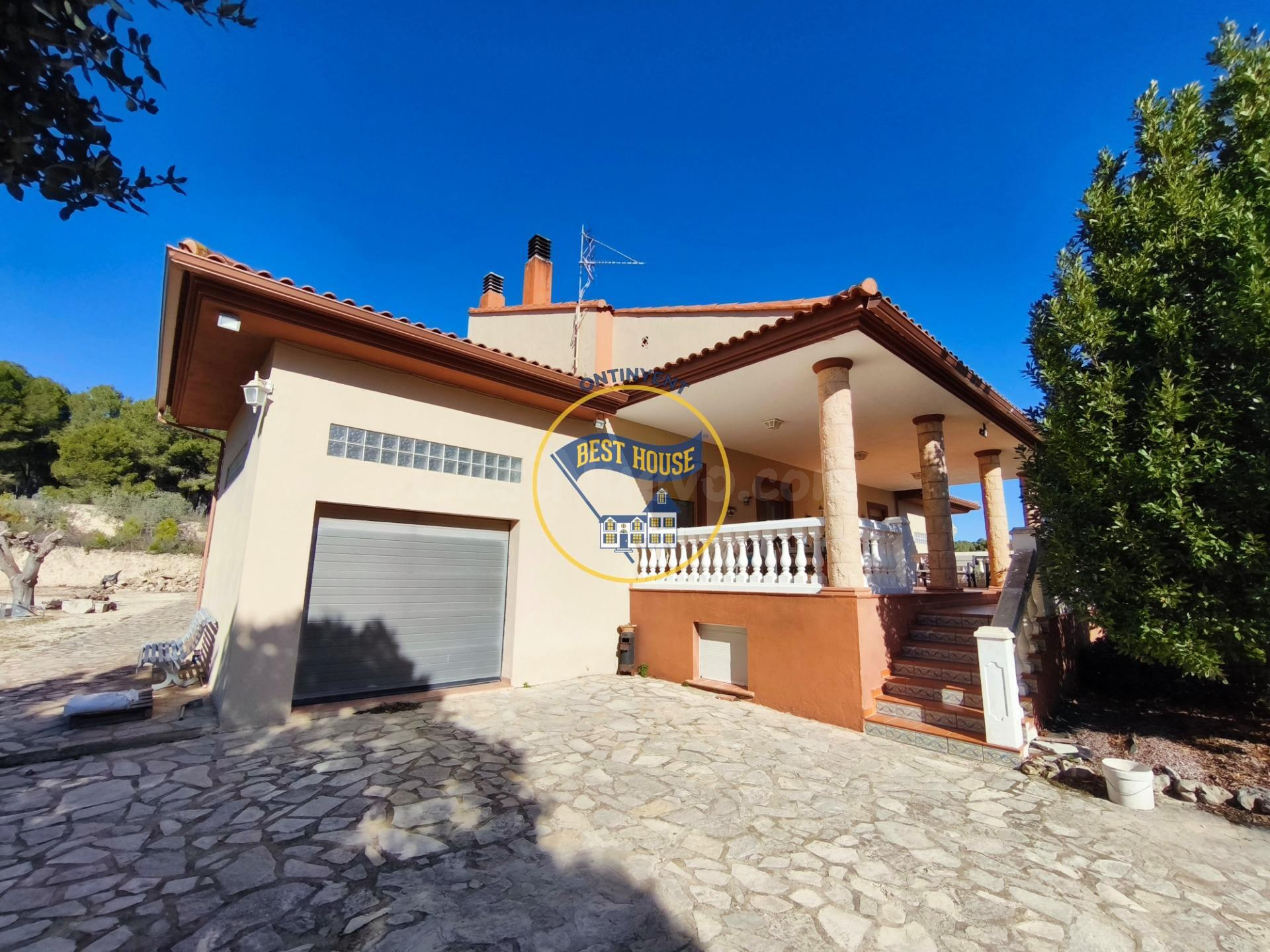 ¡¡OPORTUNIDAD ÚNICA!! ESPECTACULAR Y EXCLUSIVO CHALET EN ONTINYENT CON PISCINA Y ACABADOS DE PRIMERA CALIDAD