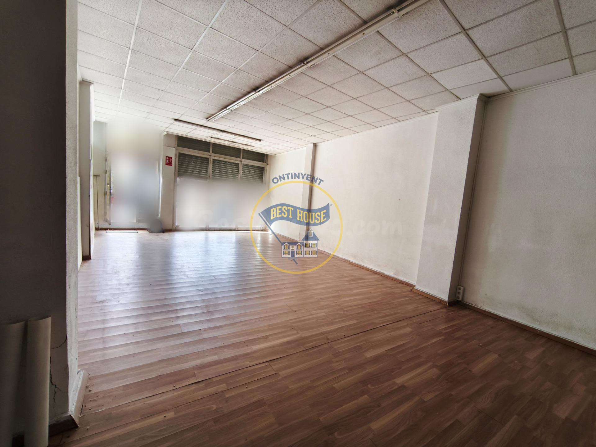 ¡GRAN OPORTUNIDAD! LOCAL DIÁFANO CON INMEJORABLE SITUACIÓN EN ONTINYENT