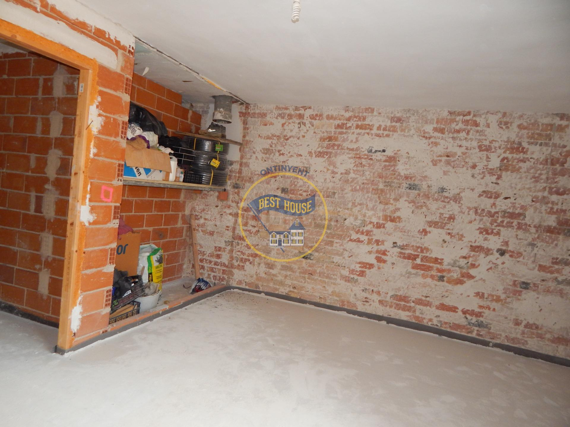 CASA PARA REFORMAR CON CLIMALIT TRIPLE Y PREINSTALACIÓN DE SUELO RADIANTE EN MURO DE ALCOY