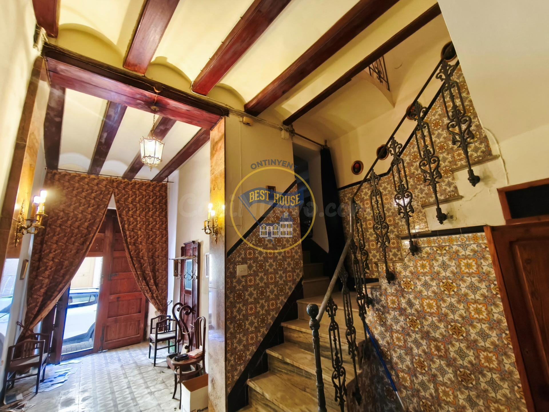 ¡¡INCREÍBLE OPORTUNIDAD EN EXCLUSIVA EN OLLERÍA!! CASA DE 333m2 PARA REFORMAR JUNTO CON LOCAL ADJUNTO DE 97m2.