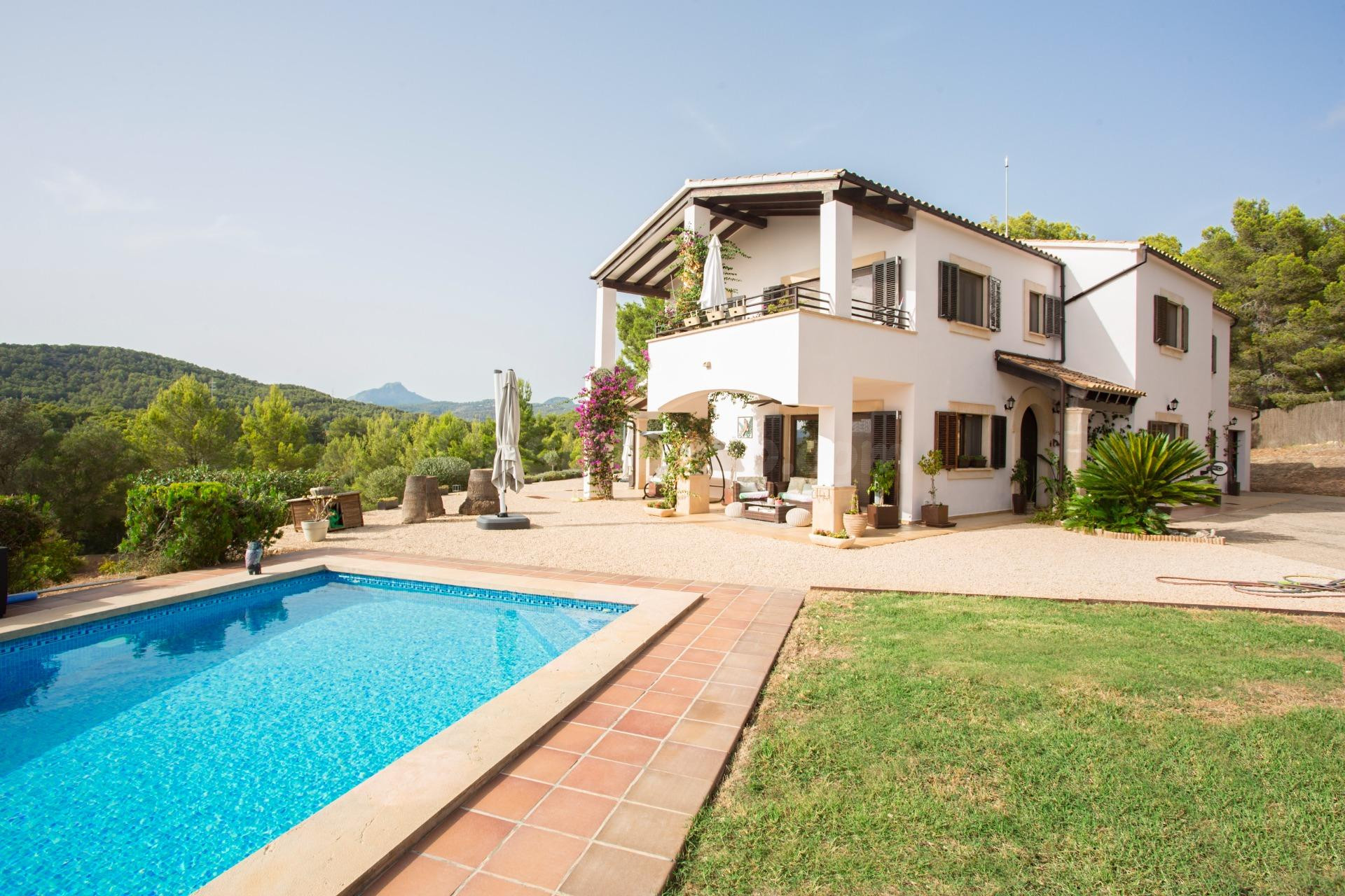 ENCANTADORA FINCA MEDITERRANEA EN LAS FUERAS DE CALVIA CON VISTAS DESPEJADAS Y GRAN PRIVACIDAD