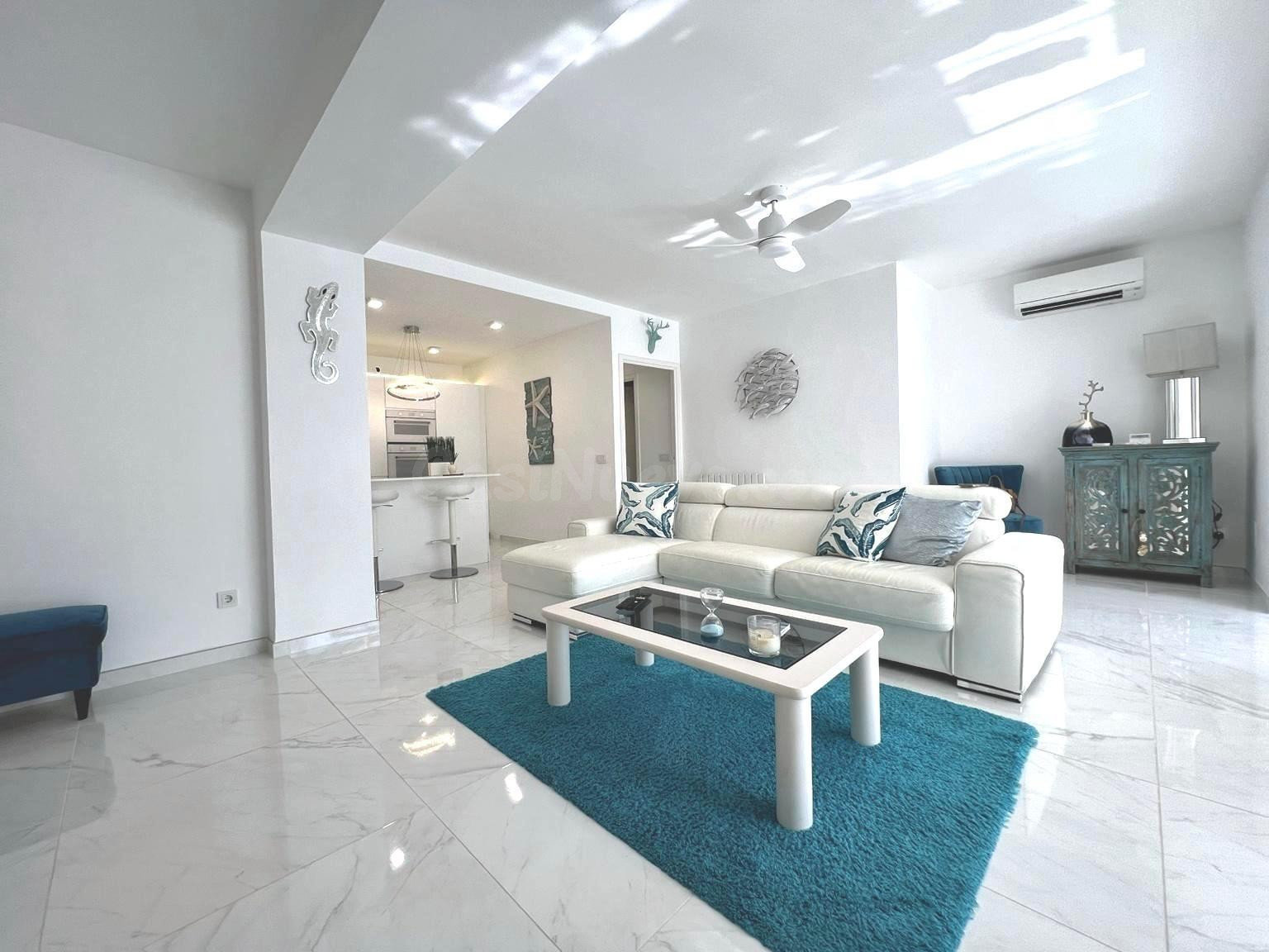 Chalet Adosado Totalmente Renovado en Palmanova -Junto al Mar!