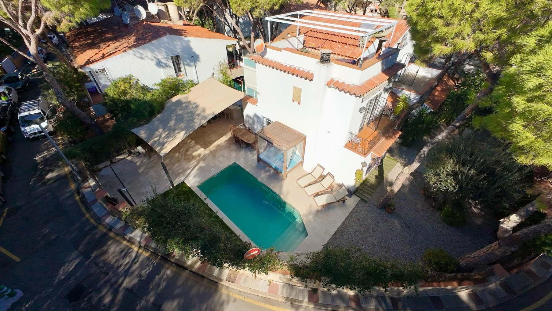 Extraordinaria villa situada en el centro de Platja d´Aro, a - foto 3
