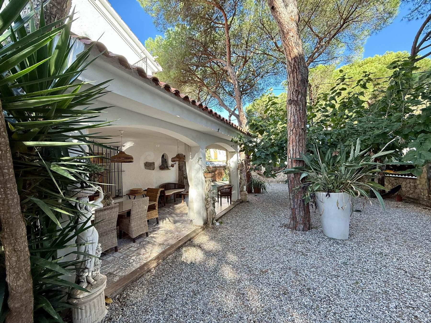 Extraordinaria villa situada en el centro de Platja d´Aro, a - foto 4