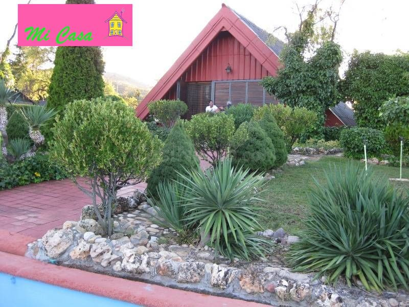 CHALET  EN SITIO PRIVILEGIADO,CON  MUCHO TERRENO.PRECIO NEGOCIABLE