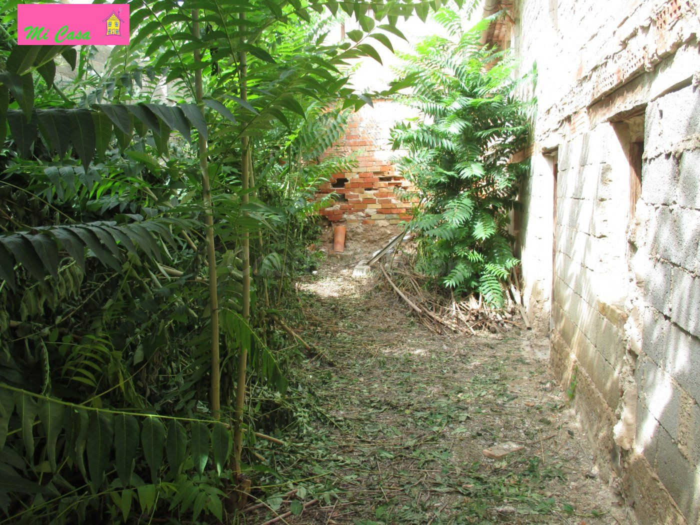 CASA CON MUCHOS M2 PARA REFORMAR CON MUCHAS POSIBILIDAD                            PRECIO NEGOCIABLE